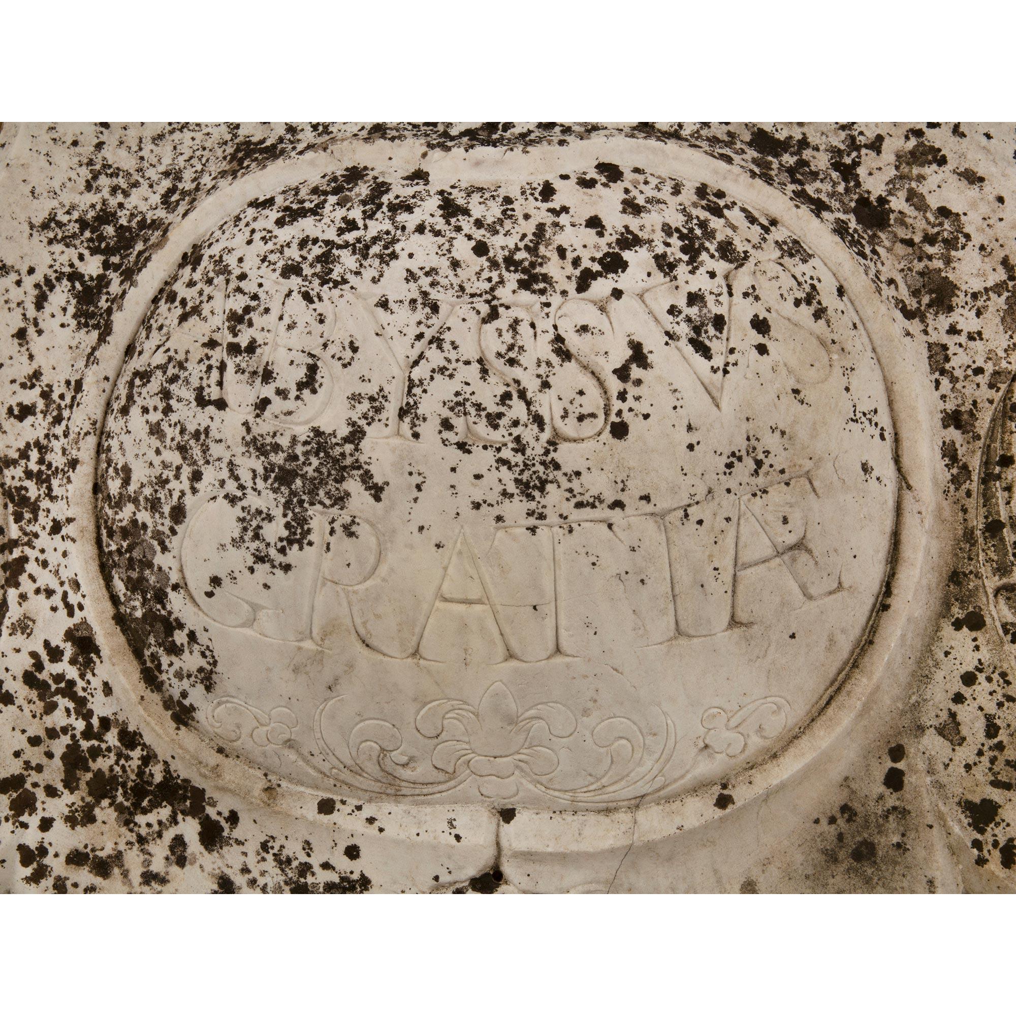 Italian Roman 18th Century Baroque Family Coat of Arms in White Carrara Marble For Sale