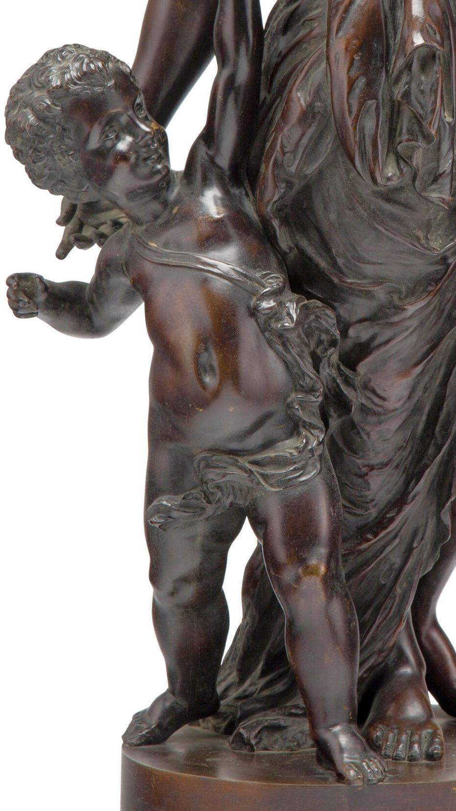 Molto Finley fuso Antique French  (XIX secolo) scultura in bronzo patinato dopo l'originale di Etienne Alexandre Stella (francese, D. 1892) raffigurante un'Allegoria dell'autunno di misura.  33 per 16 per 11 pollici.  Non firmato e in buone