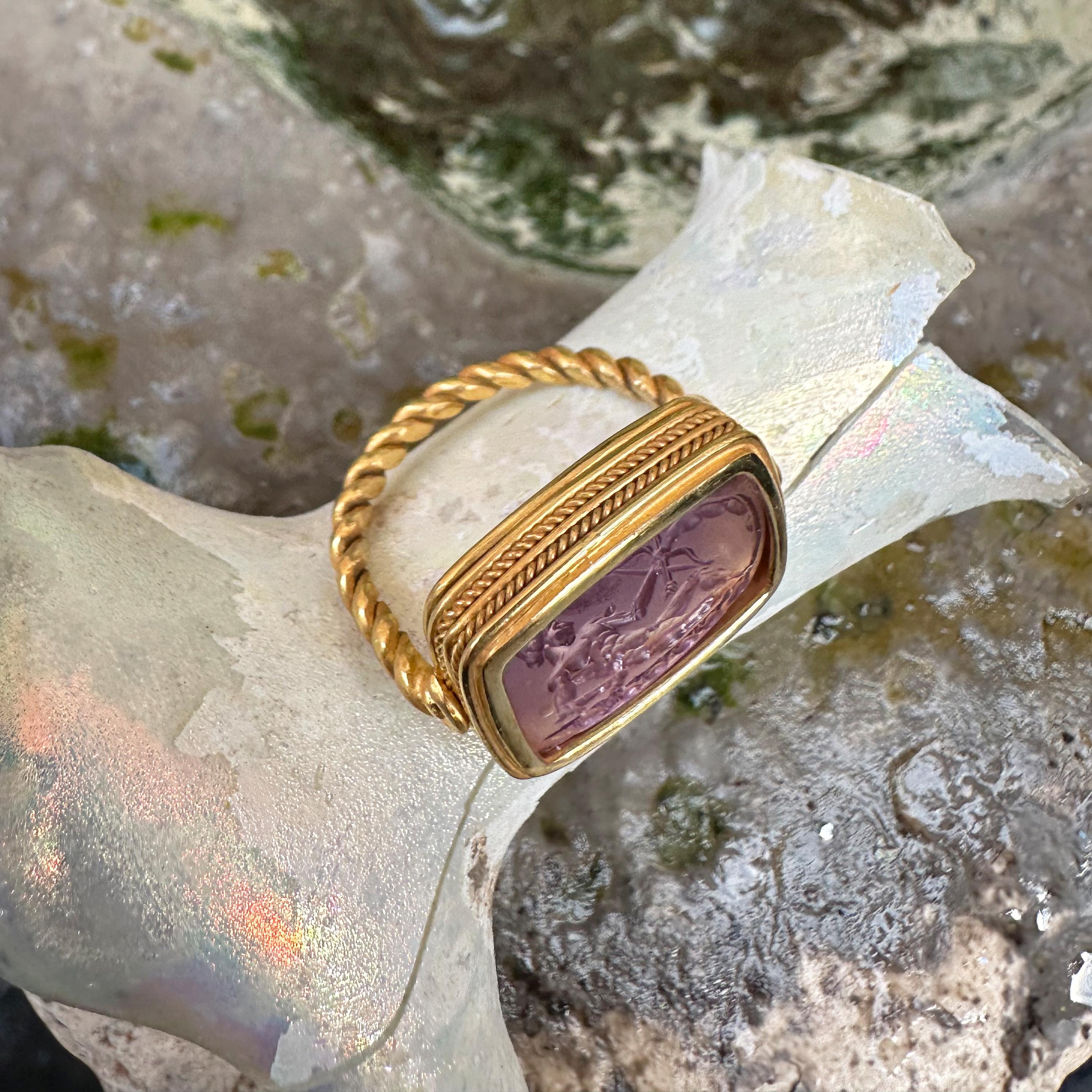 Classical Roman Roman Amethyst Intaglio 1st-2nd Cent, AD 18 Kt Gold Ring Depicting God Apollo For Sale