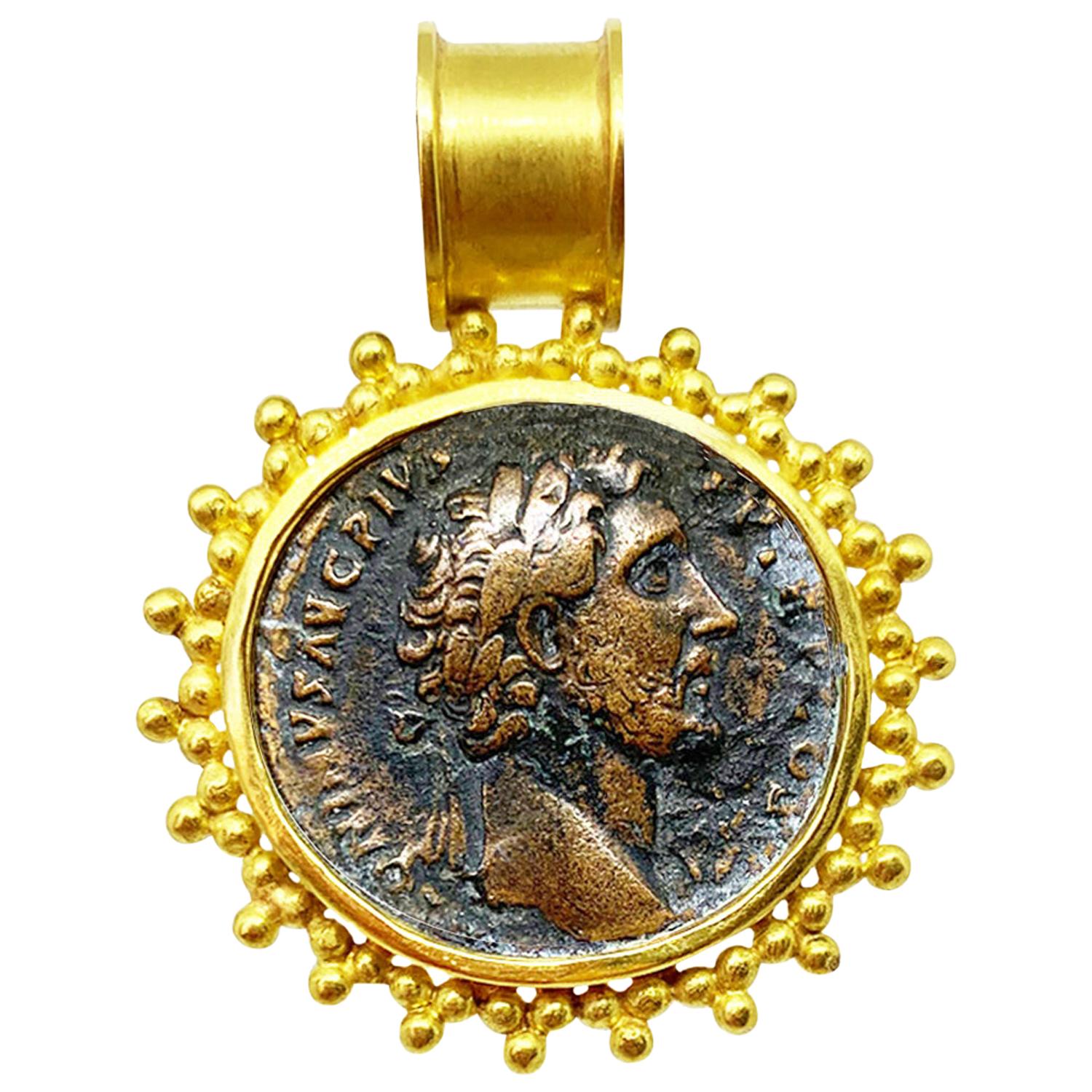 Roman Bronze Coin '2nd cent.A.D.' 18 Kt Gold Pendant with Emperor Antoninus Pius