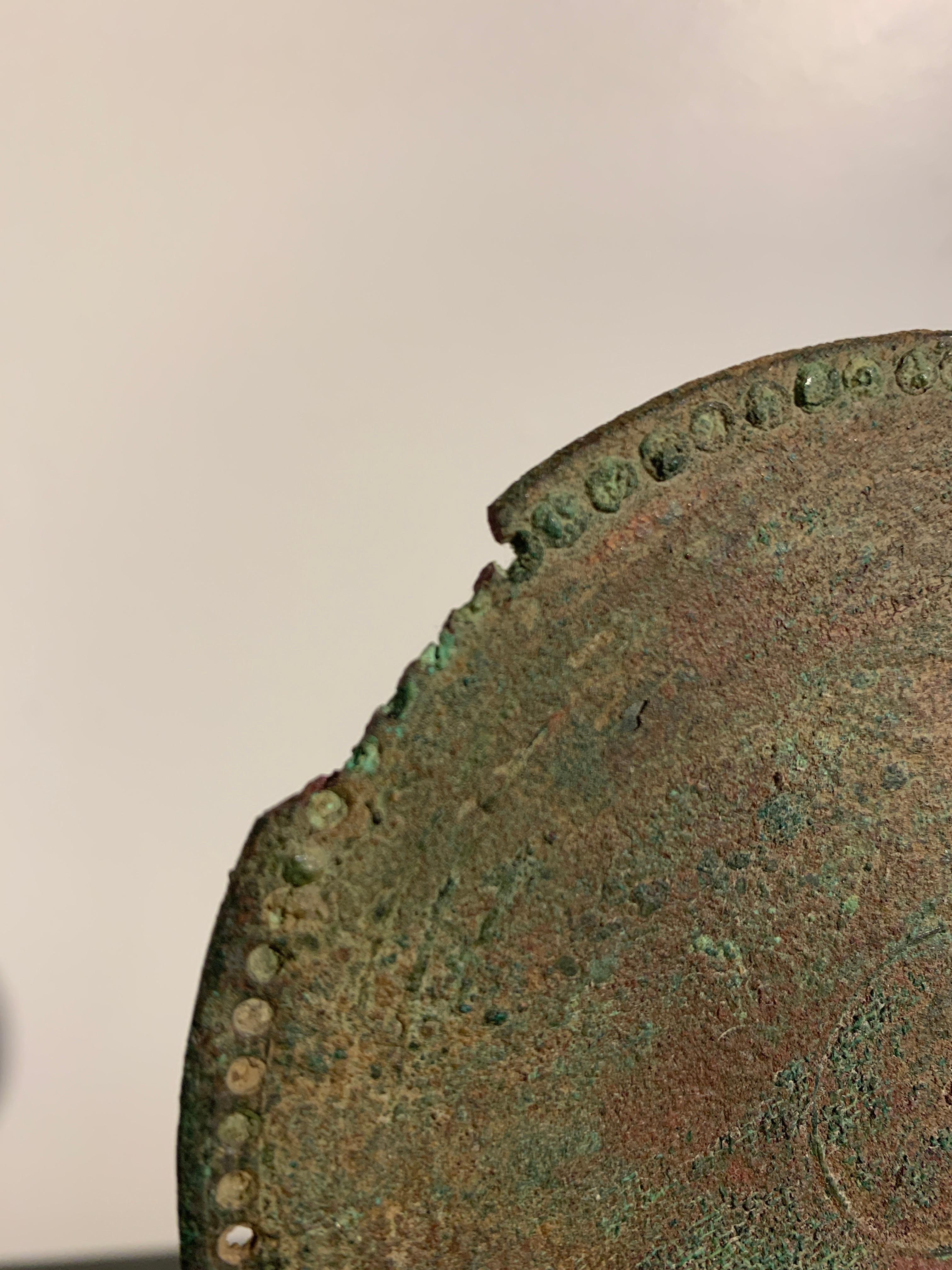 Roman Bronze Hand Mirror with Beautiful Patina, circa 1st Century For Sale 1