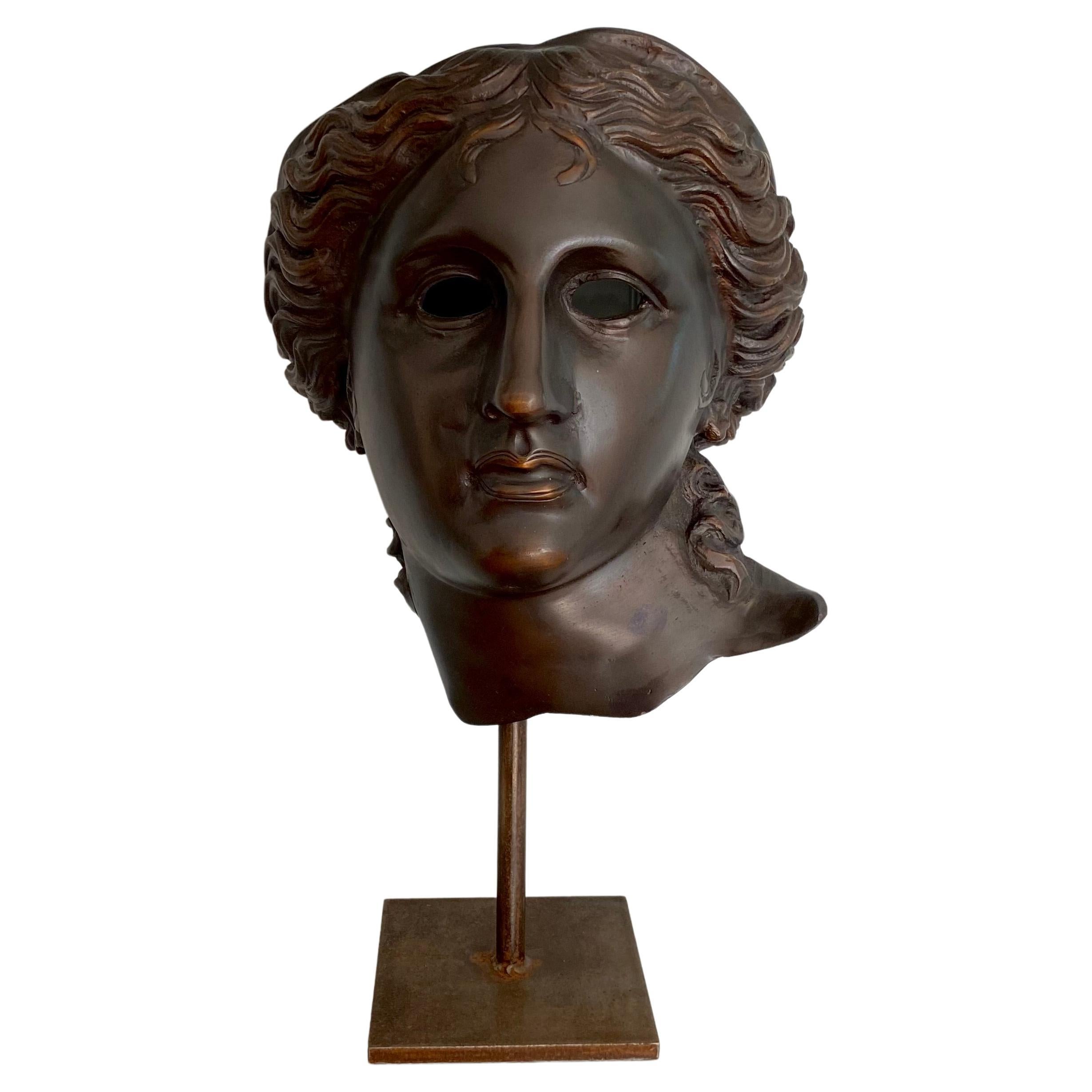 Bronze Aphrodite Seated at Her Bath For Sale at 1stDibs