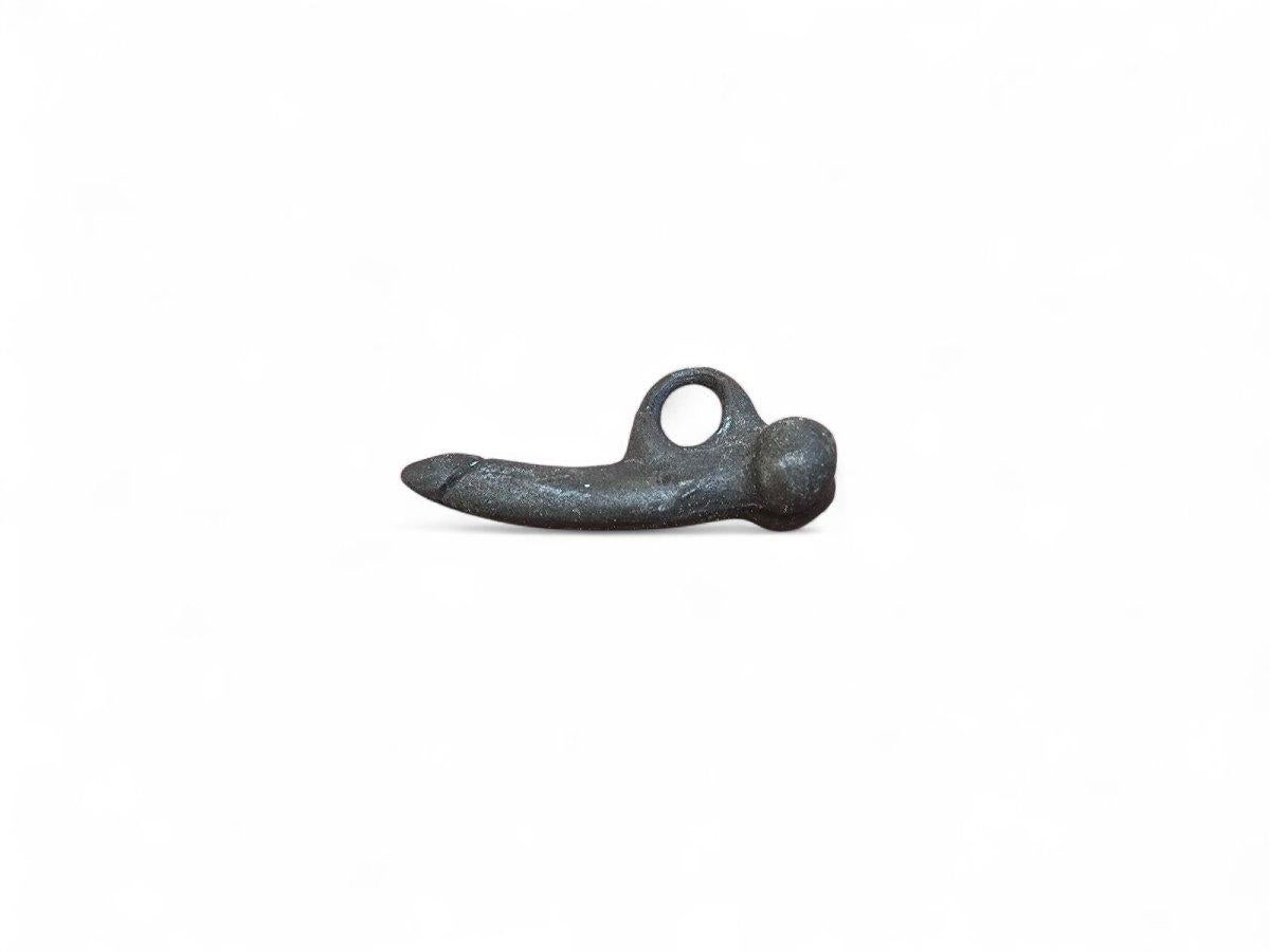 Romain classique Amulette phallique romaine en bronze, 1er-2e siècle ADS en vente
