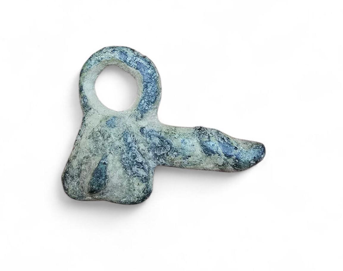 Bronze Amulette phallique romaine en bronze, 1er-2e siècle ADS en vente