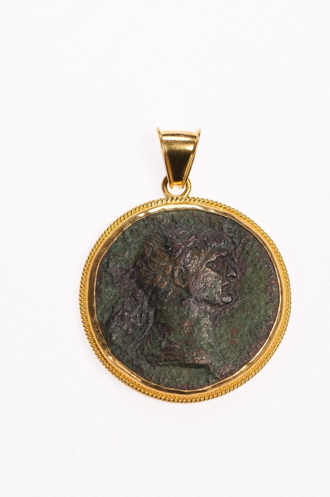 Roman Bronze Trajan Coin Pendant (pendant only) In Excellent Condition For Sale In Atlanta, GA