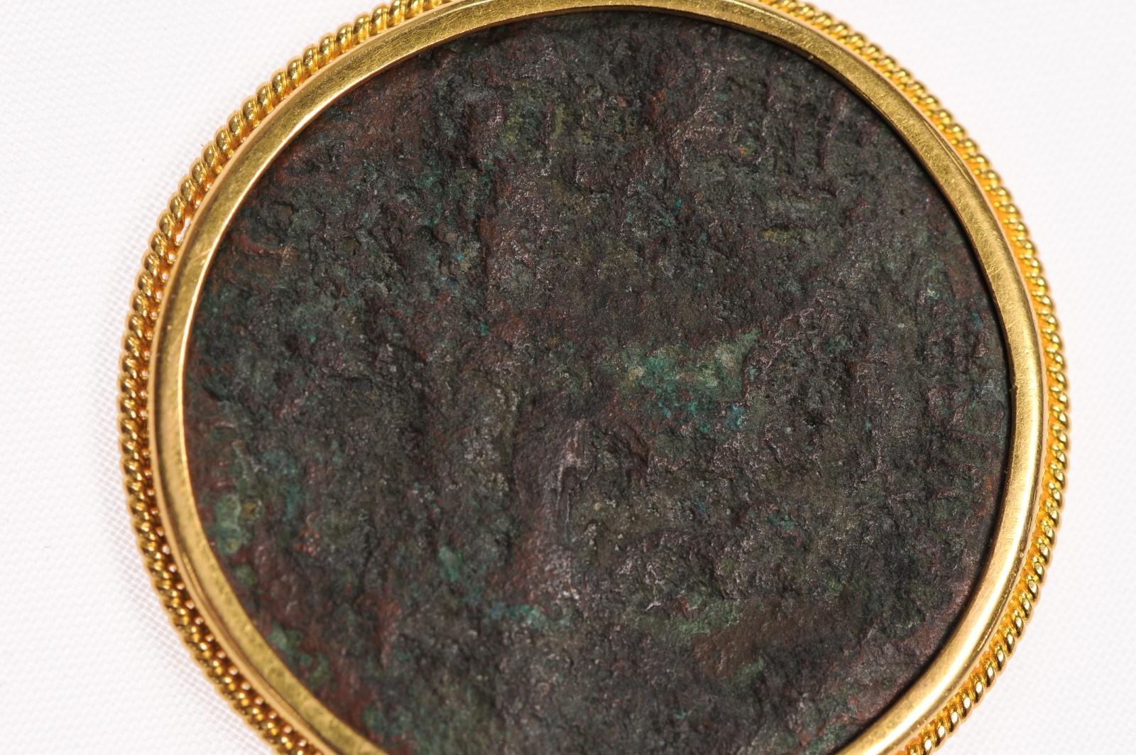 Romanischer römischer Bronze-Trajanischer Münz-Anhänger (pendant nur) im Angebot 3