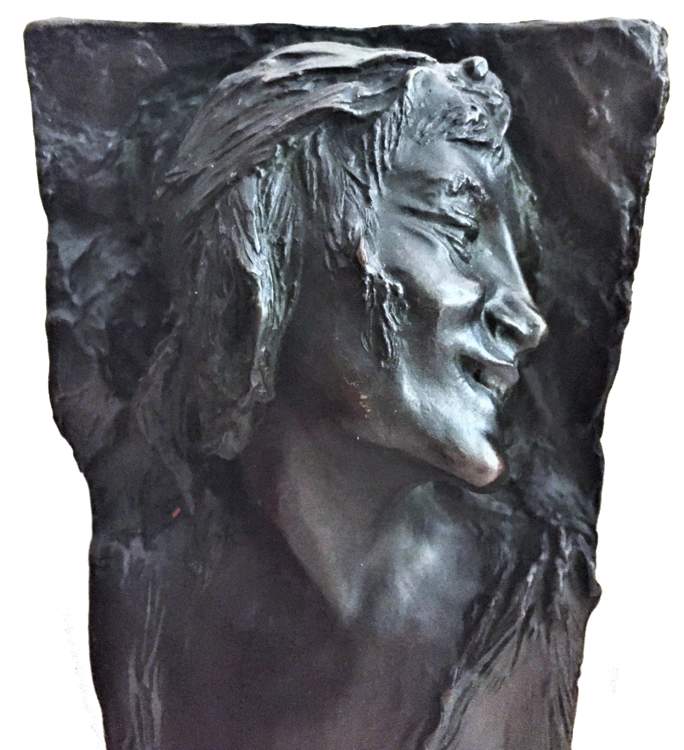 Zeit der amerikanischen Renaissance.

Ein Paar patinierte Bronzevasen mit Nymphen- und Satyr-Basreliefs von Roman Bronze Works, New York City, um 1900.

Abmessungen:
Höhe: 16 Zoll 
Breite: 5-1/2 Zoll 
Tiefe: 6-3/4 Zoll

Roman Bronze Works,