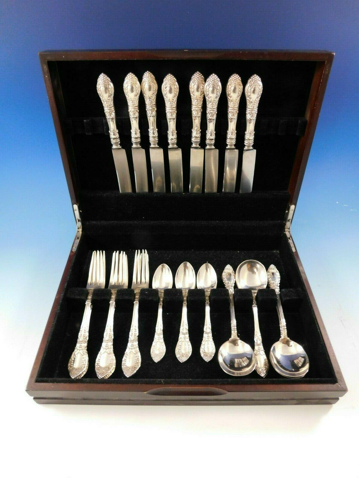 Dinner size Roman by Knowles sterling silver flatware set, 32 pieces. This set includes:

8 dinner size knives, 9 3/4