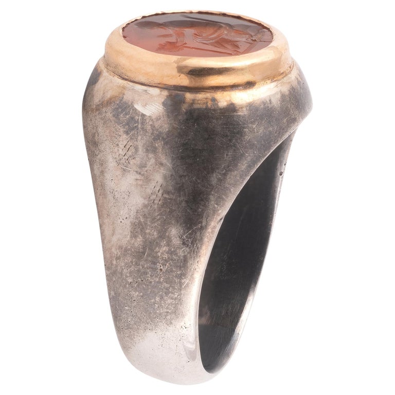 Cornalina romana Actor Anillo de plata y oro engastado alrededor