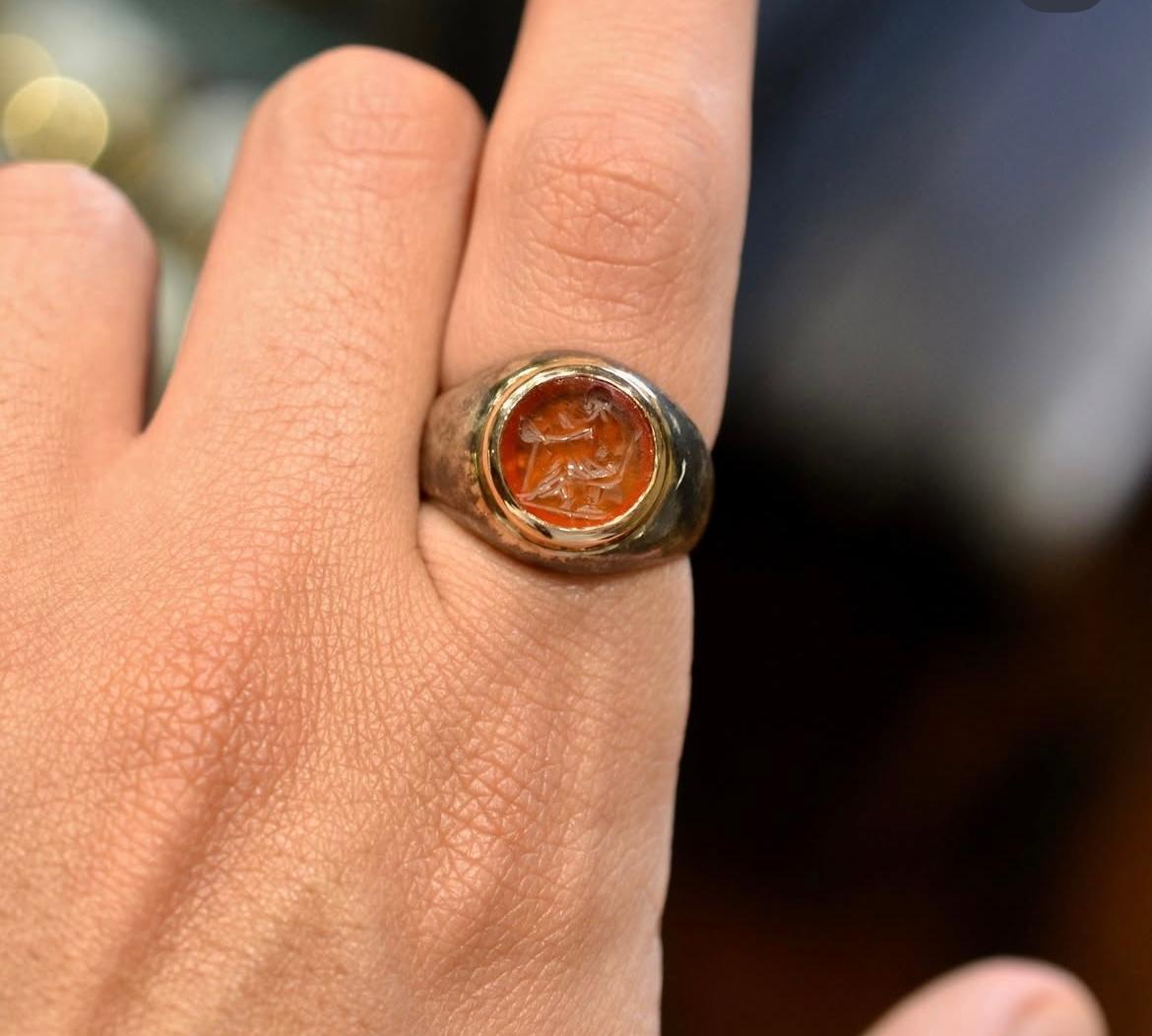 Römischer Karneol  Actor Intaglio Set Silber und Gold Ring circa 2. Jahrhundert A.D für Damen oder Herren im Angebot