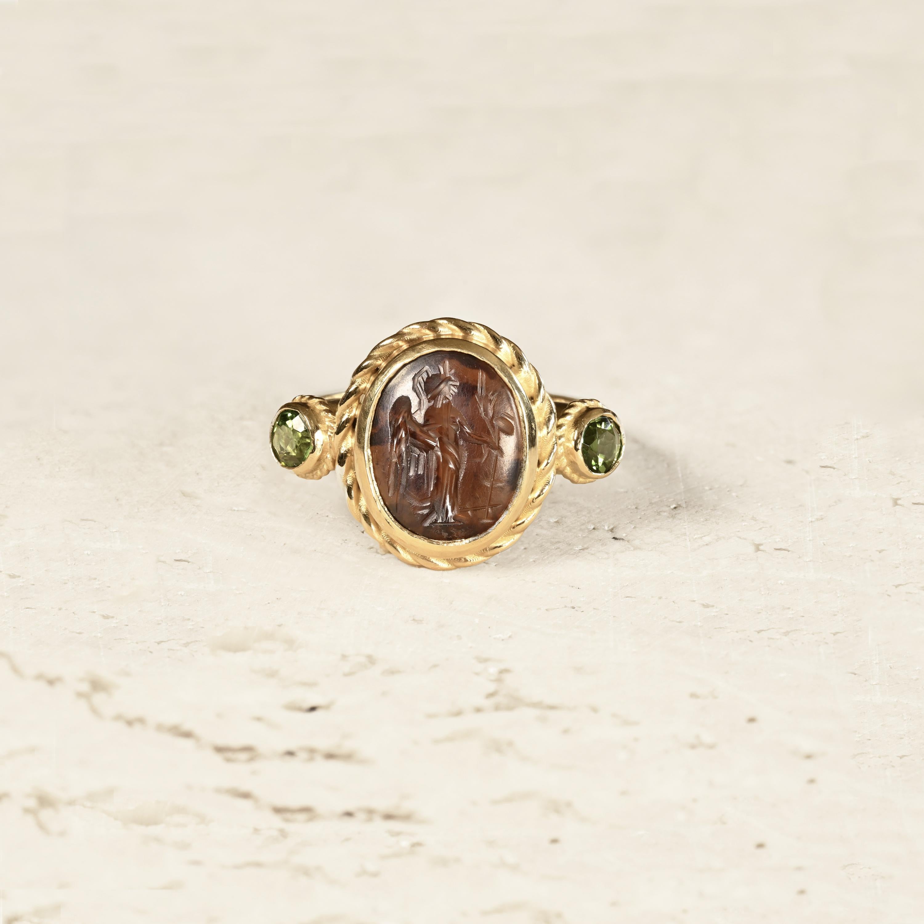Roman Carnelian Iintaglio 1ST-2ND Cent. AD 18 KT Gold Ring Depicting Demeter For Sale 4