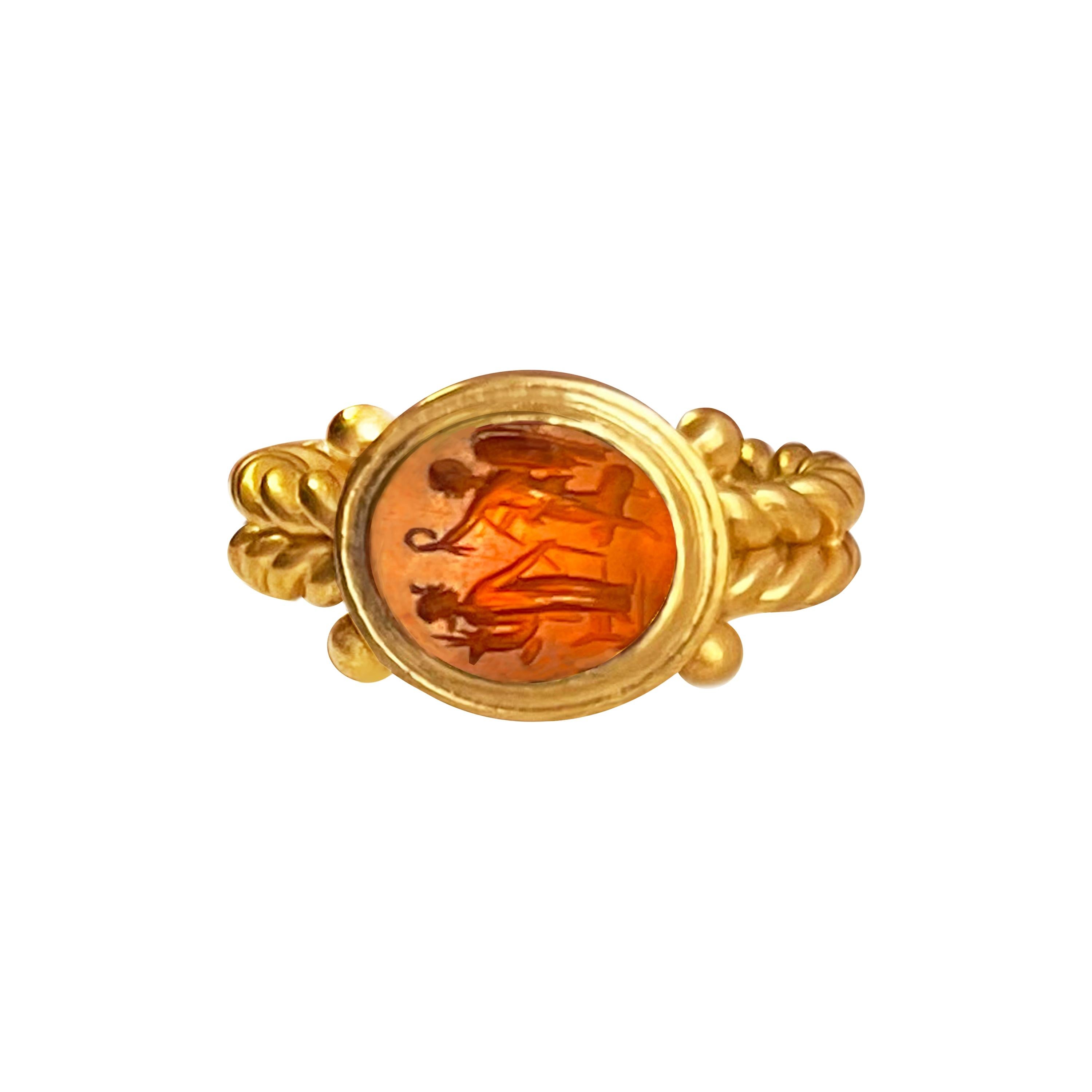 Roman Carnelian Intaglio '2nd cent.AD' depicting Tyche and Nike 18 Kt Gold Ring