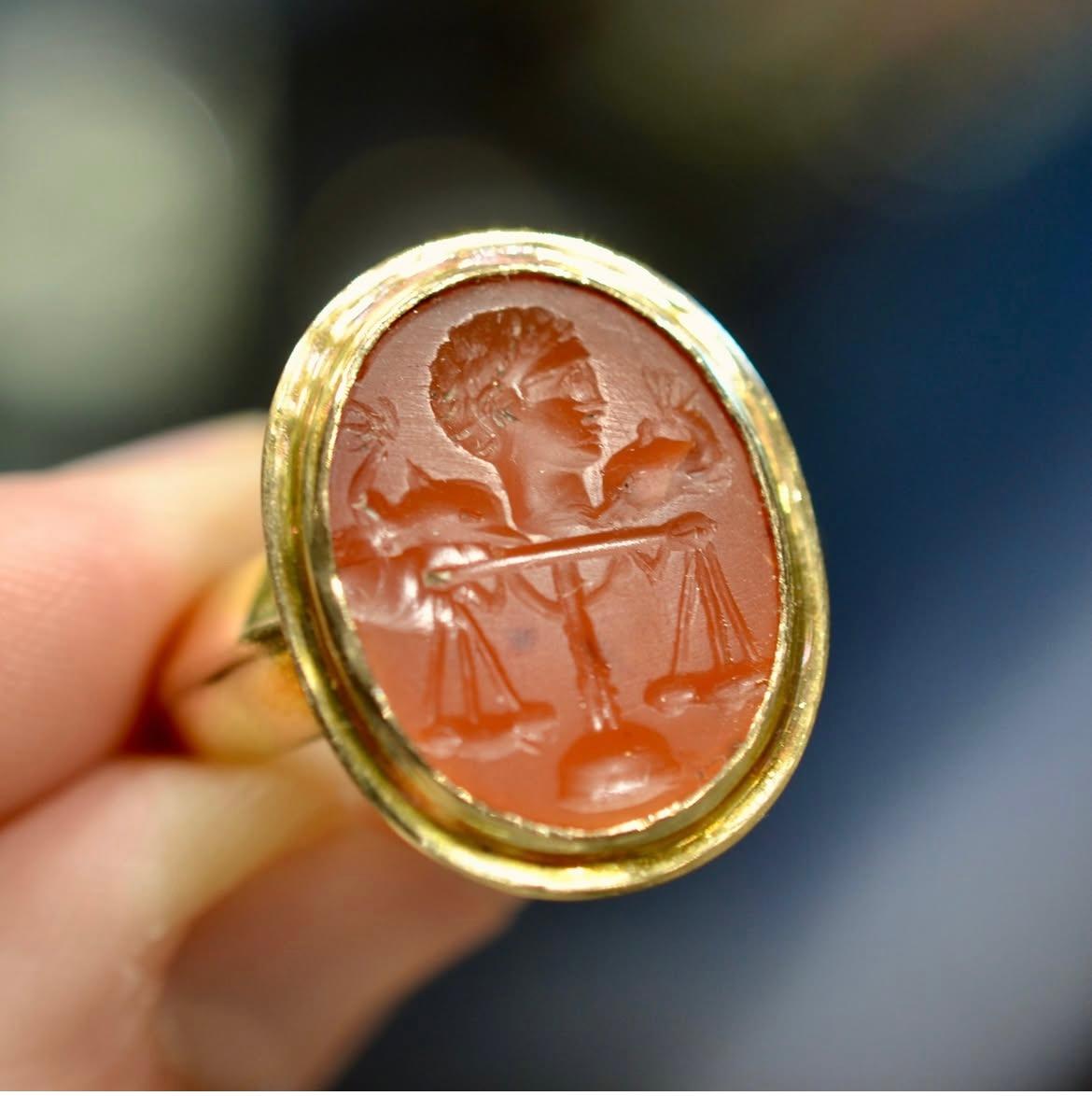 Men's Roman Carnelian Intaglio Depicting Arione Gold Ring circa 2nd Century A.D For Sale