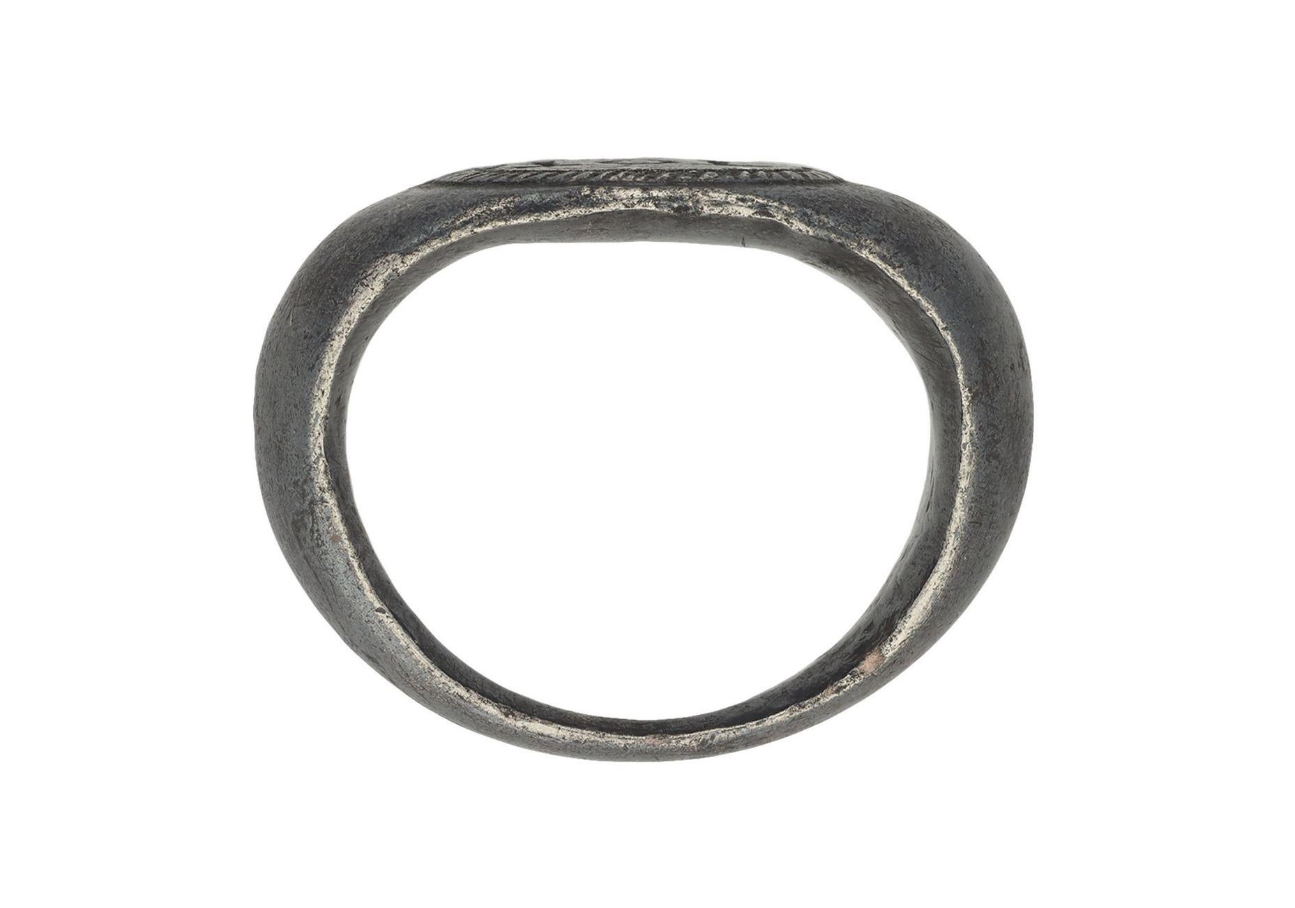 Roman Celtic God Toutatis Amuletic silver ring, circa 2nd-4th Century AD. In Good Condition For Sale In London, GB