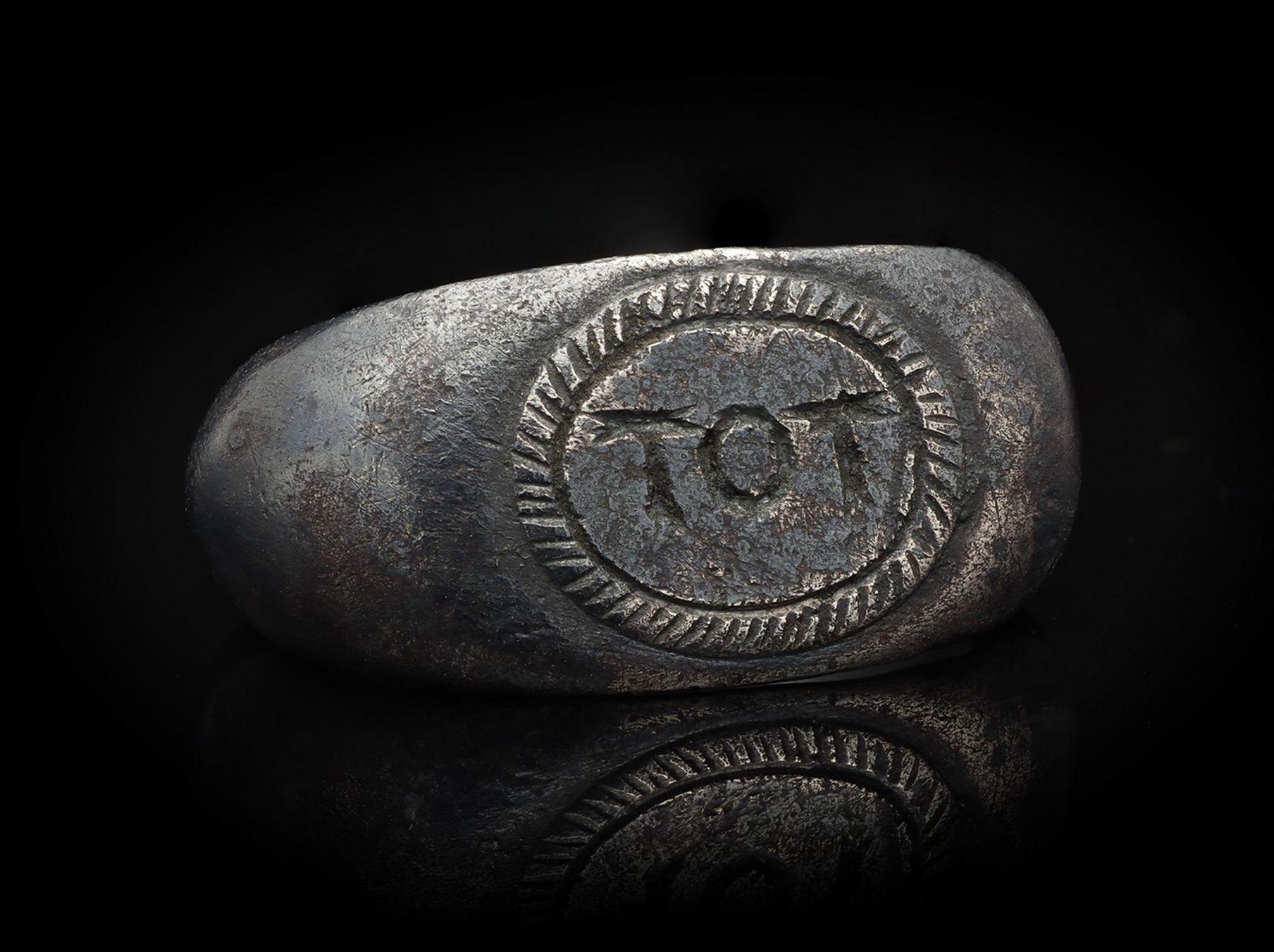 Roman Celtic God Toutatis Amuletic silver ring, circa 2nd-4th Century AD. For Sale 1