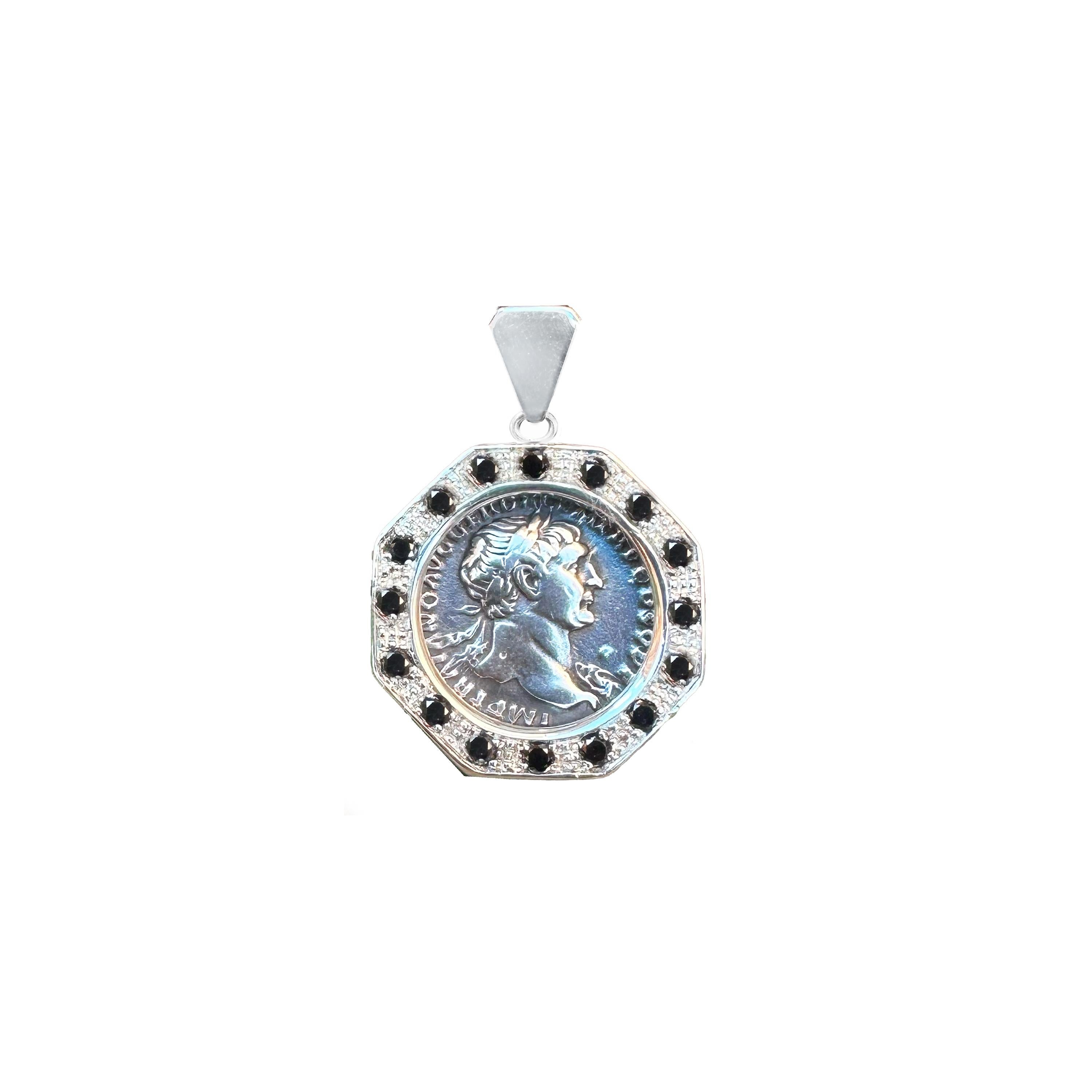 Pièce de monnaie romaine du 2e siècle Pendentif AD avec diamants noirs représentant l'empereur Trajan