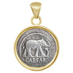 Pendentif en or représentant un éléphant Minté par Julius Caesar, pièce de monnaie romaine de 49 av. J.-C.