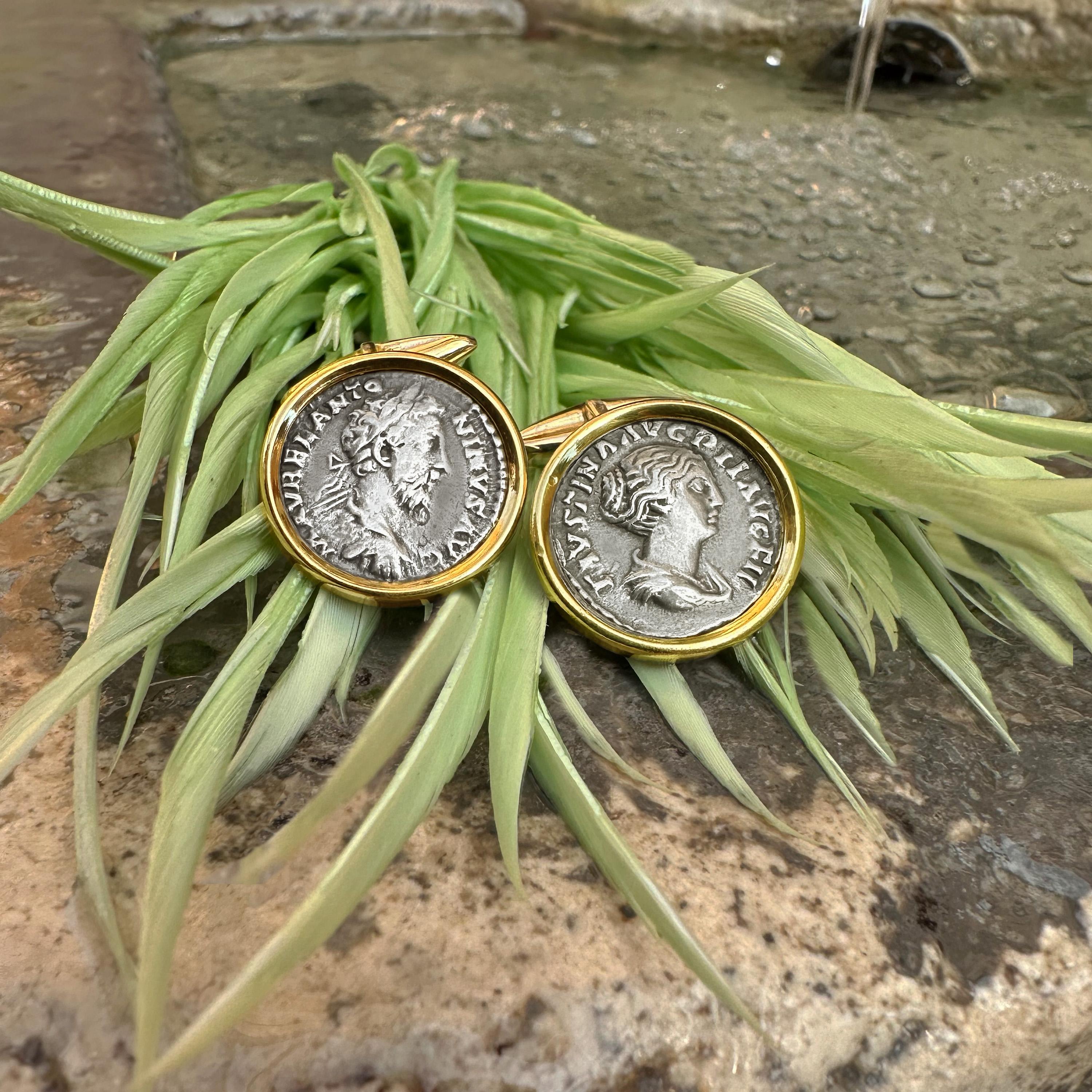 Monedas romanas Gemelos de oro de 18 quilates con la efigie de Marco Aurelio y su esposa Faustina Romano clásico