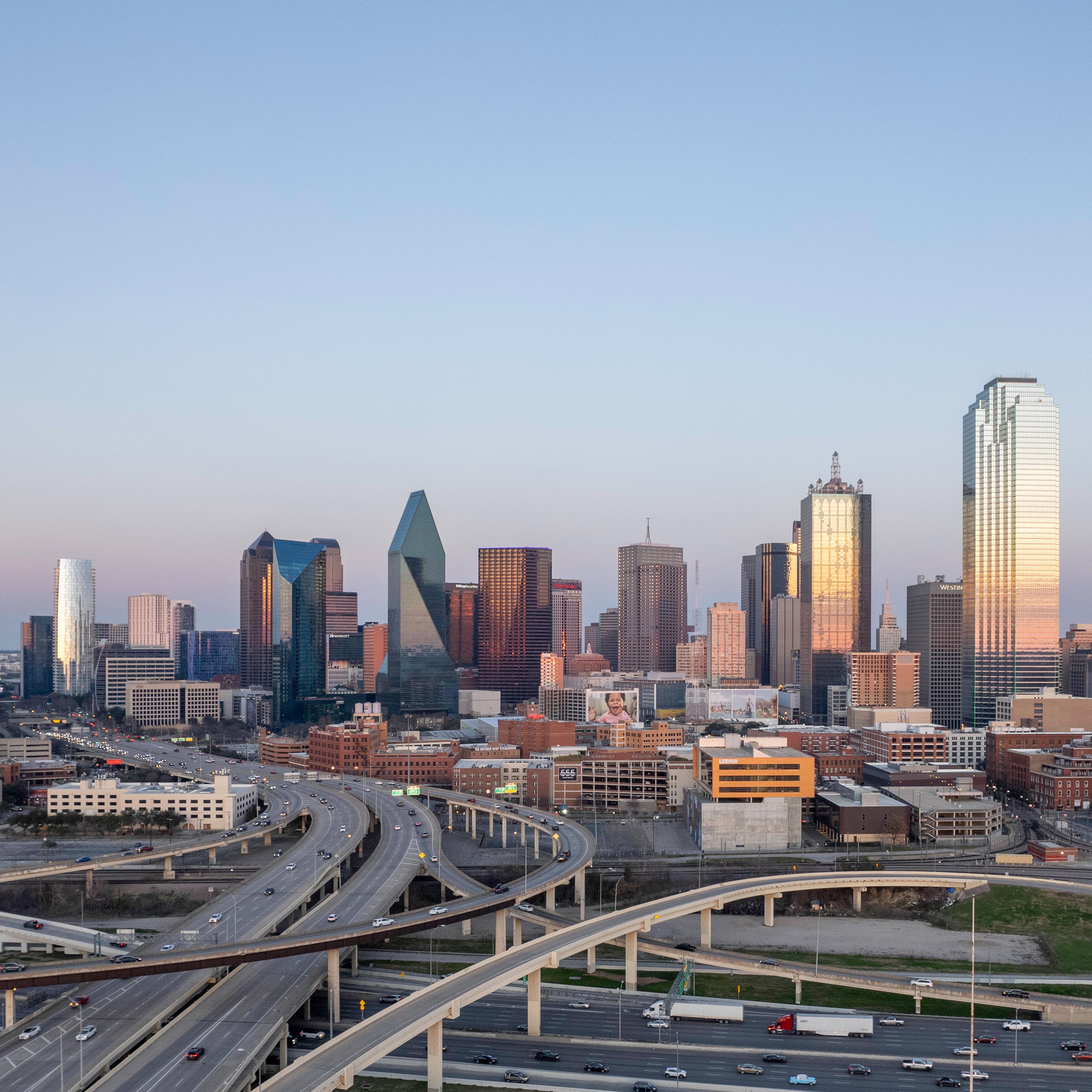 Downtown Dallas photographie originale encadrée et signée de Roman Crescimanno en vente 1