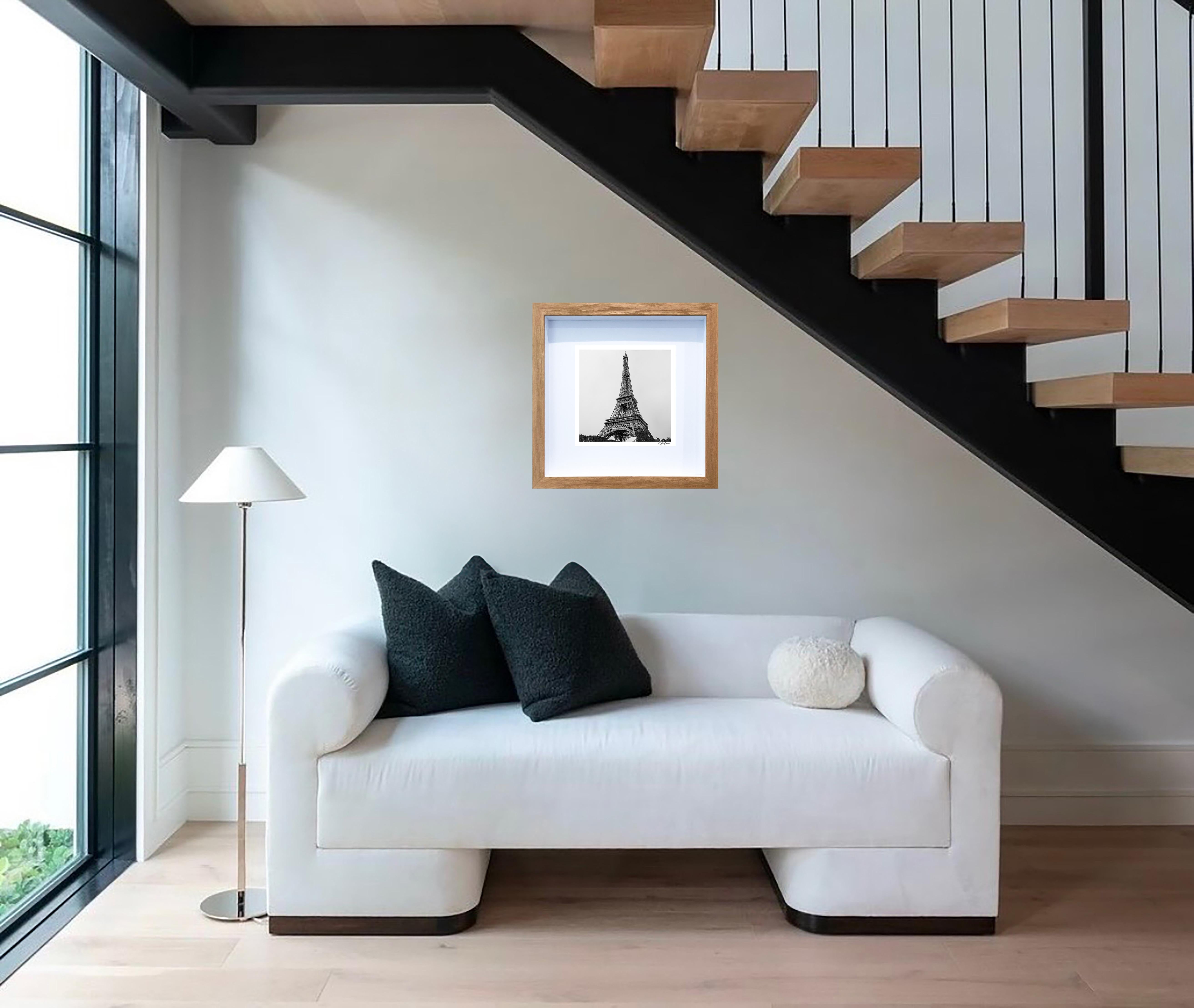 Originales gerahmtes und signiertes Foto „Eiffel Tower“ von Roman Crescimanno im Angebot 3