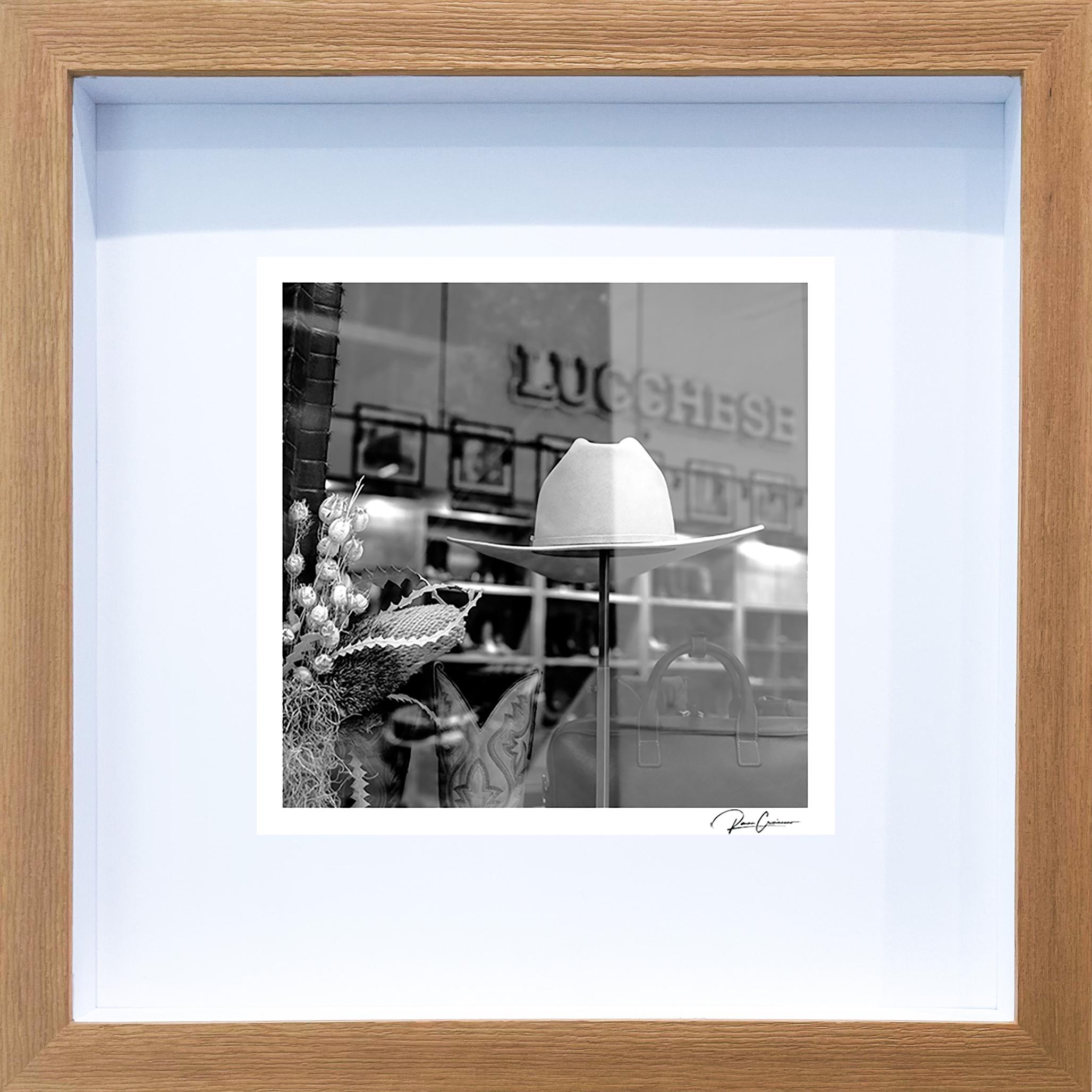Lucchese Window Shopping foto original enmarcada y firmada de Roman Crescimanno