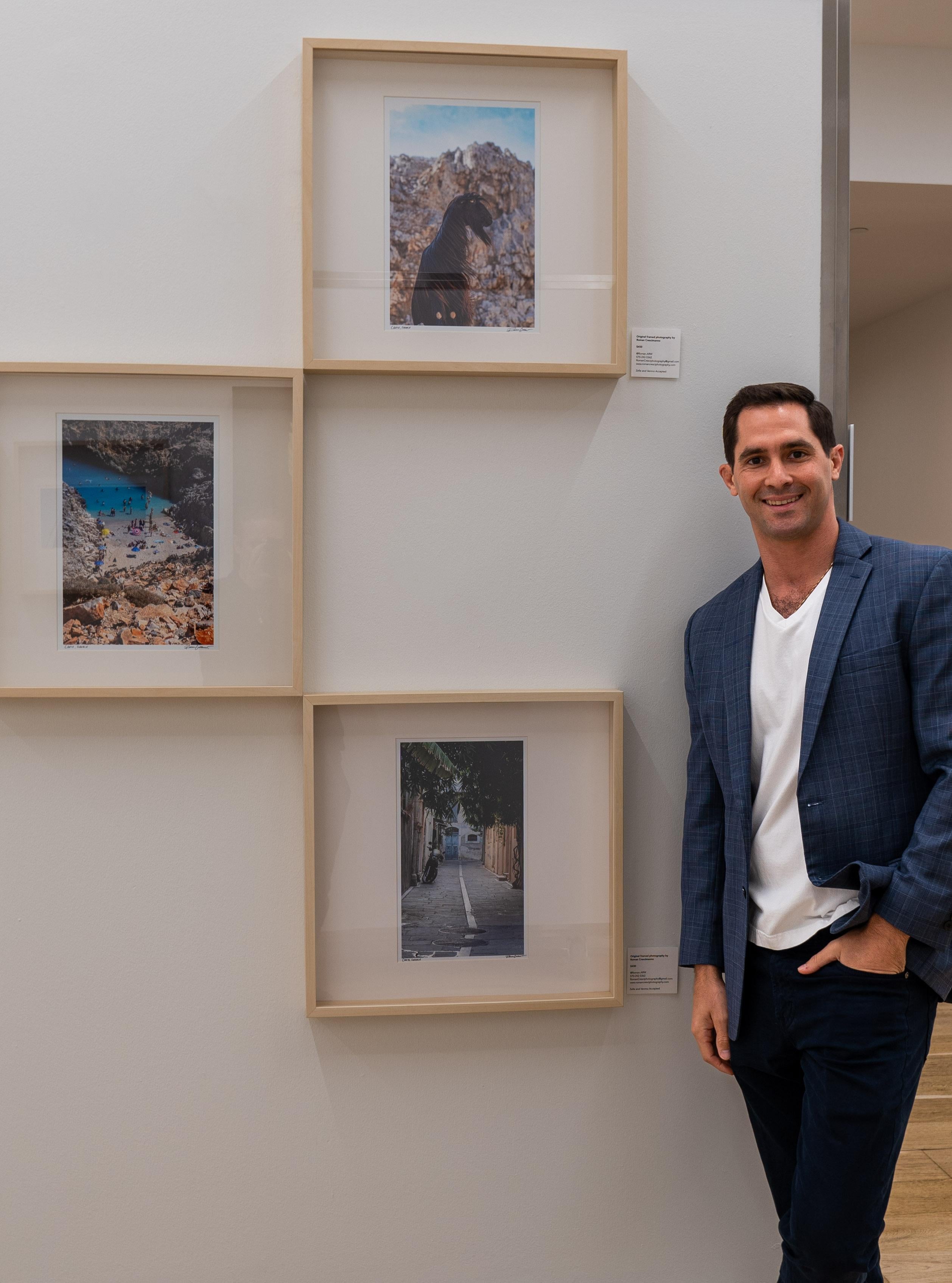 « Seaitan Limania Beach » encadrée et signée par Roman Crescimanno en vente 6