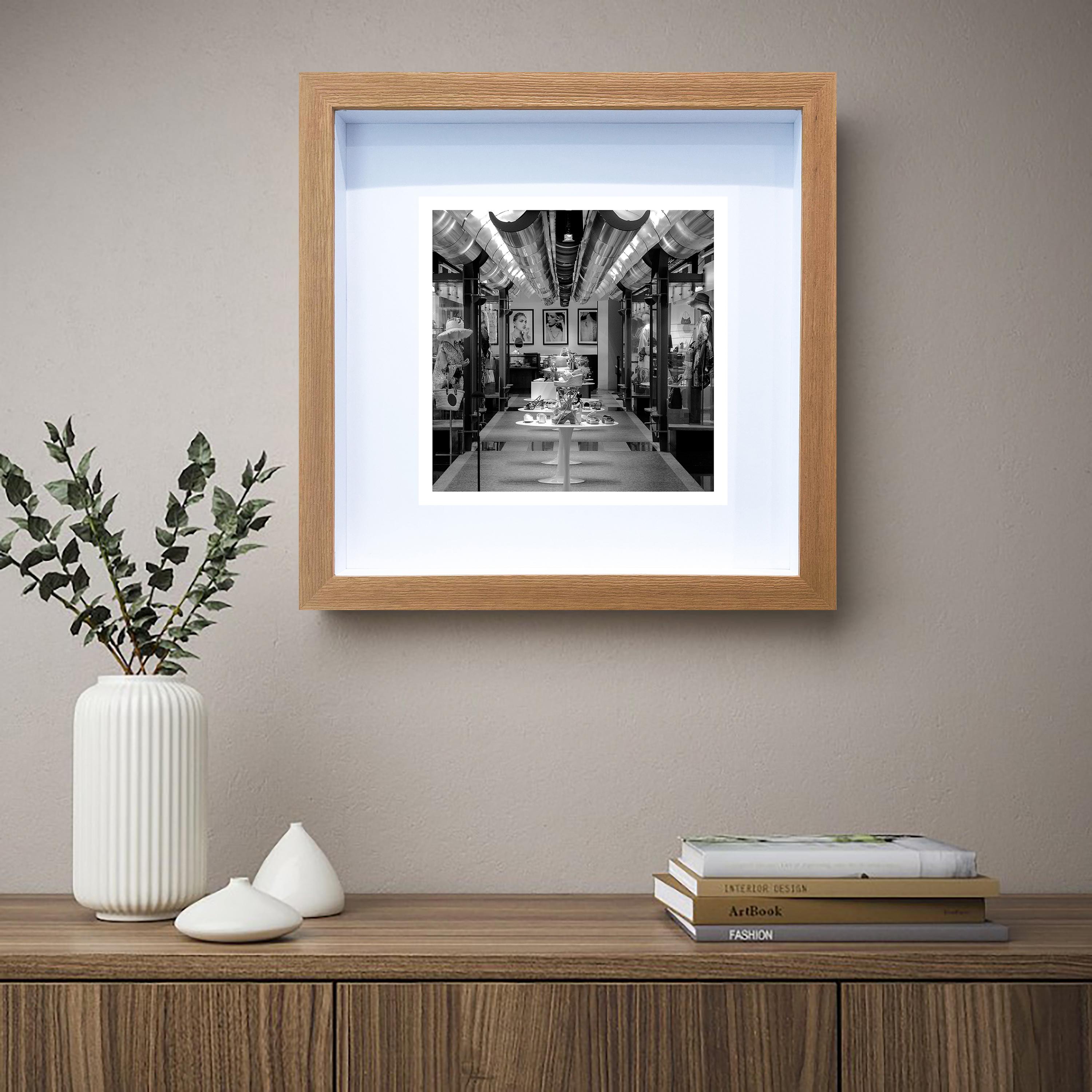 Stanley Korshak photographie originale en noir et blanc encadrée et signée par Roman Crescimanno en vente 4