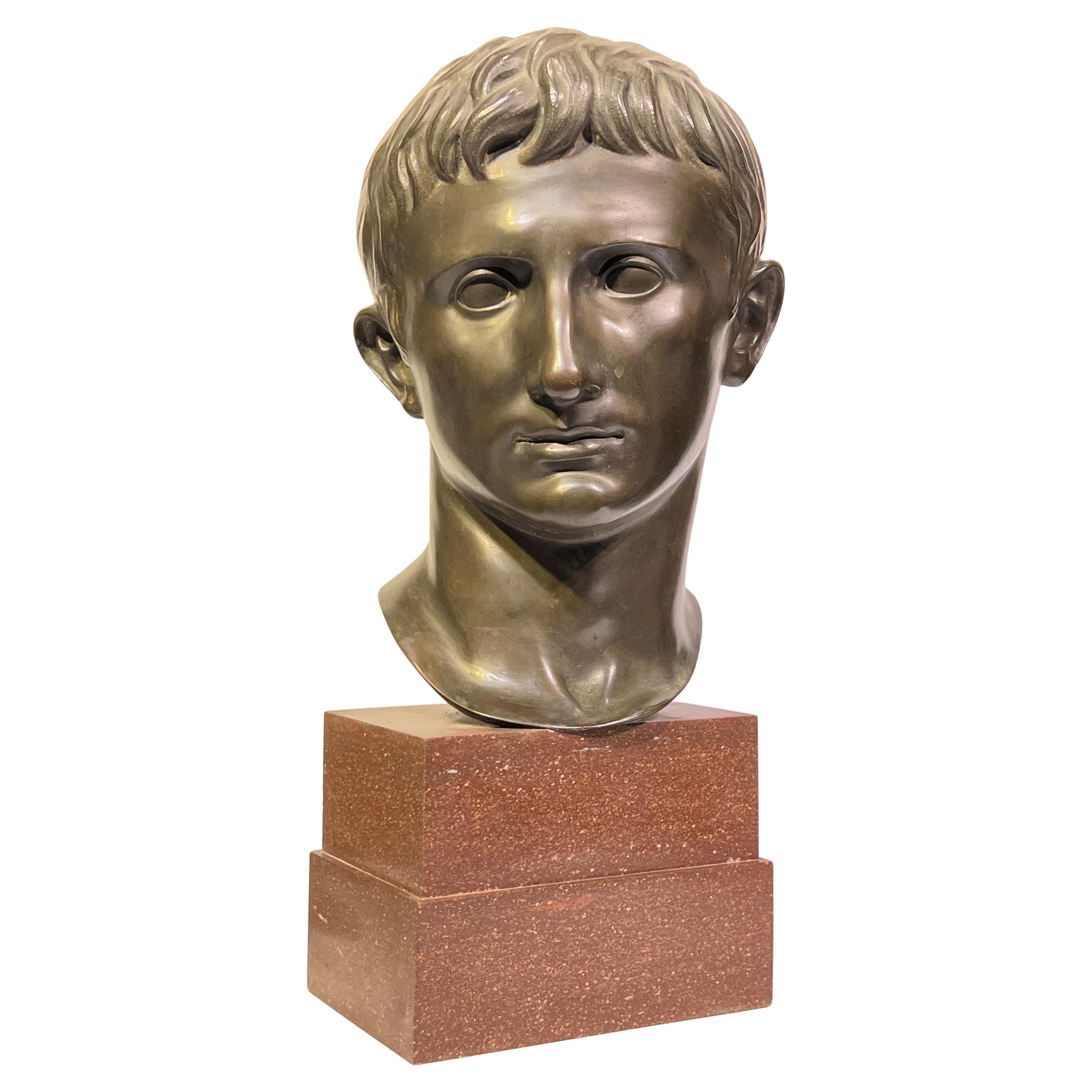 Empereur romain Auguste Grande sculpture en buste en bronze et granit