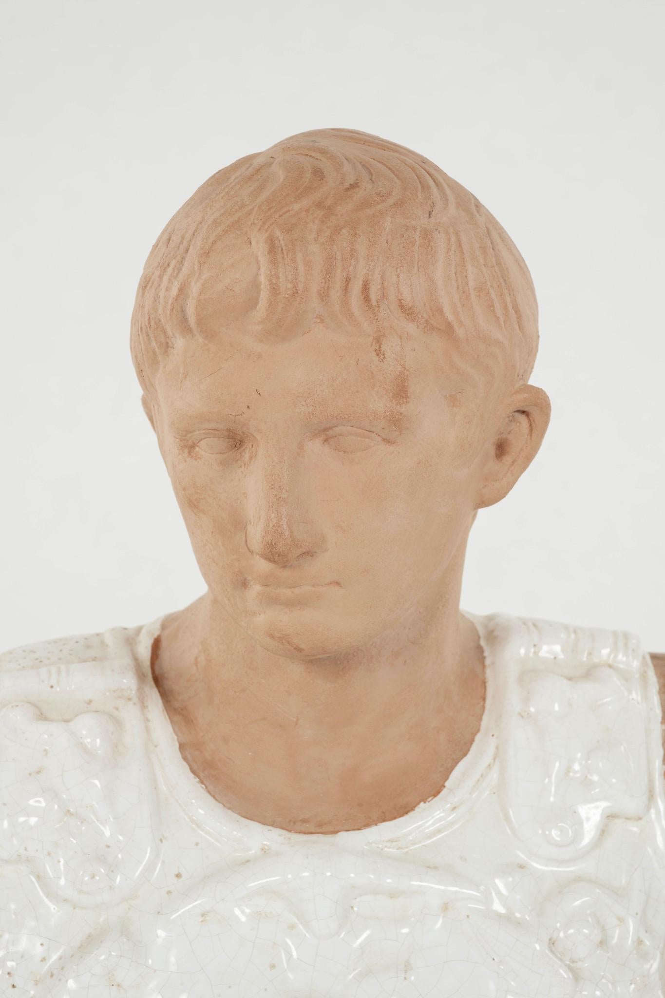 Busto in terracotta dell'imperatore romano Augusto In condizioni buone in vendita a Houston, TX