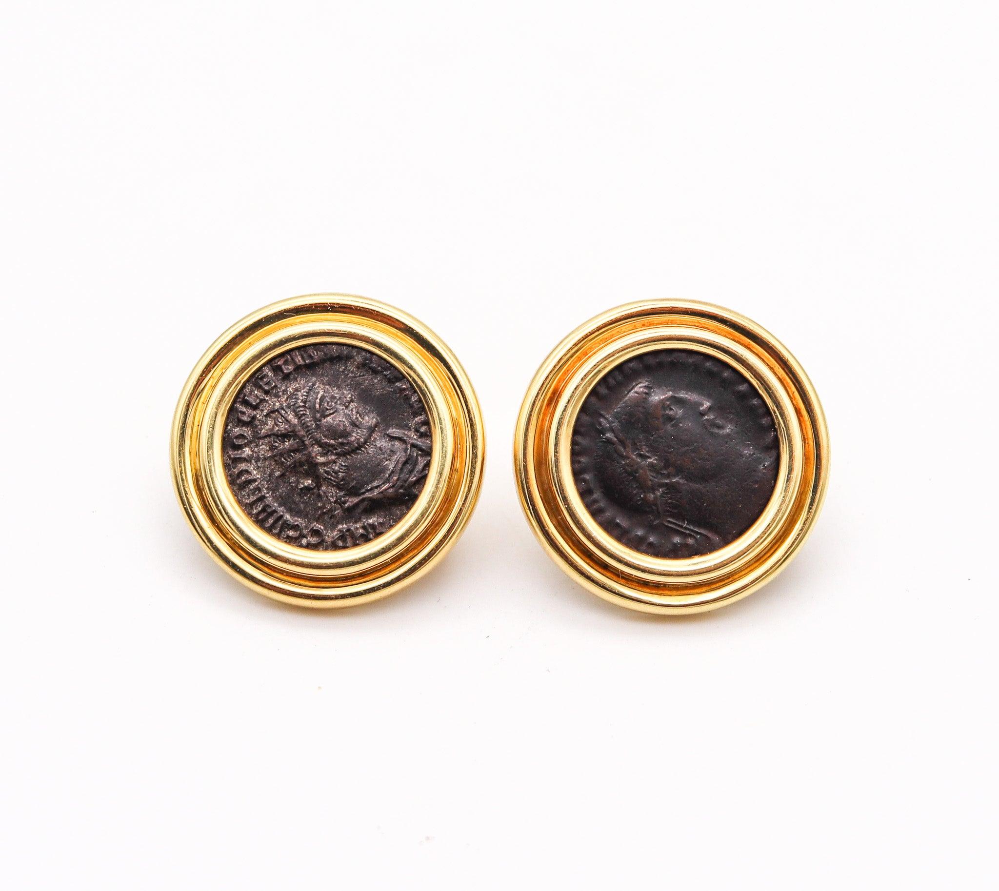IMPERIO ROMANO 290-306 d.C. Pendientes de monedas de emperadores romanos en oro amarillo de 18 quilates en Excelente estado para la venta en Miami, FL