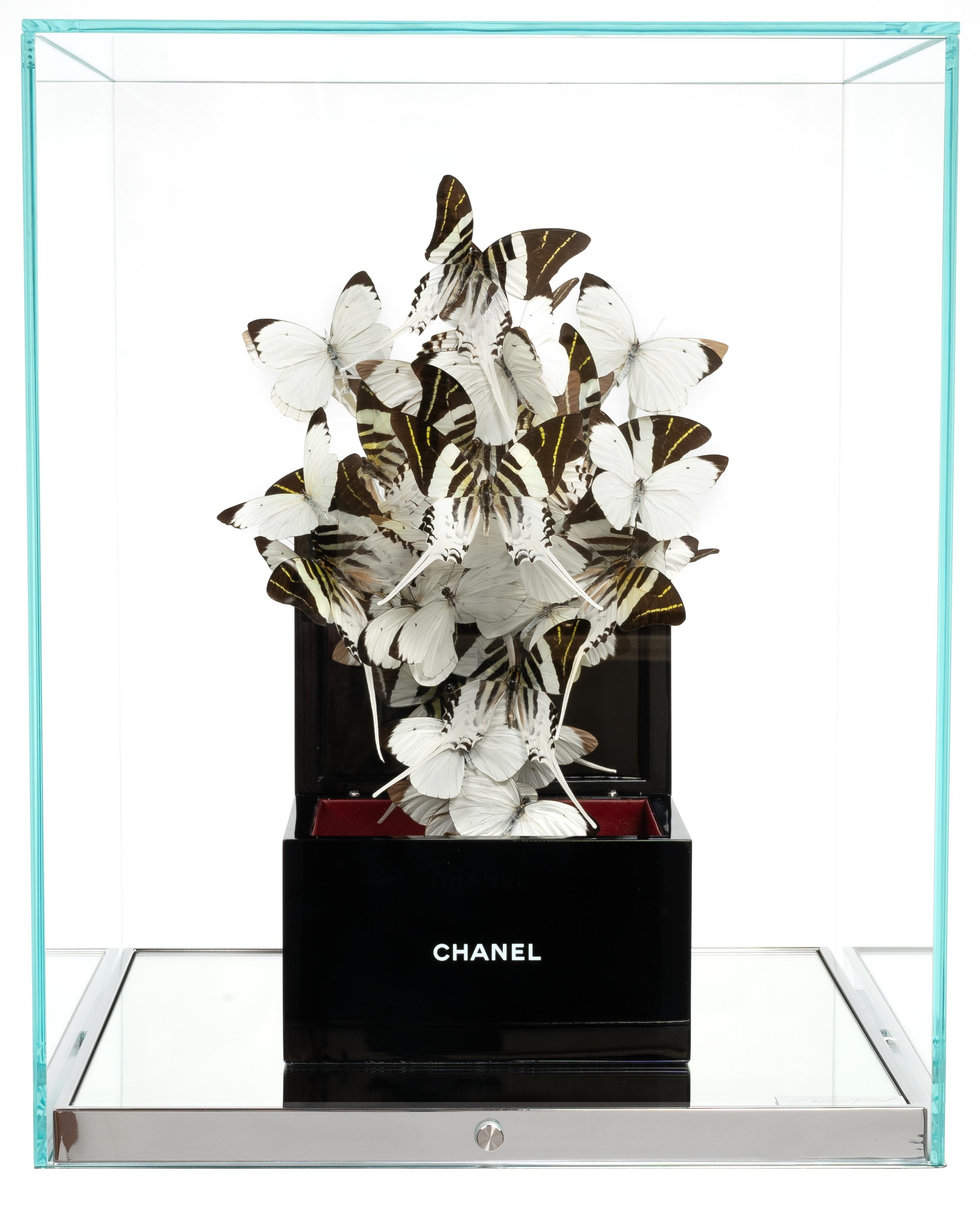 Chanel White - Sculpture by Roman Feral