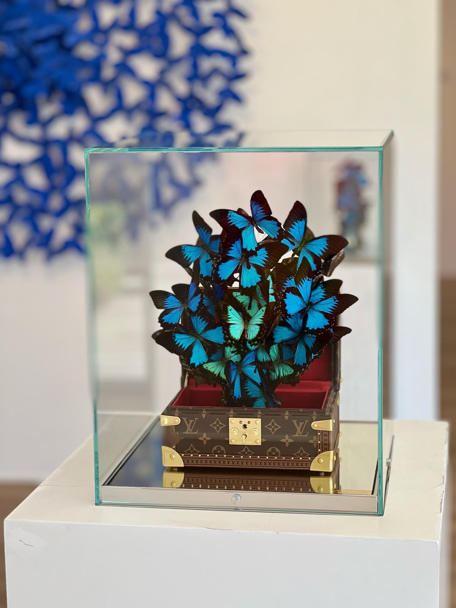 Louis Vuitton Tresor Blue - Contemporary Sculpture by Roman Feral