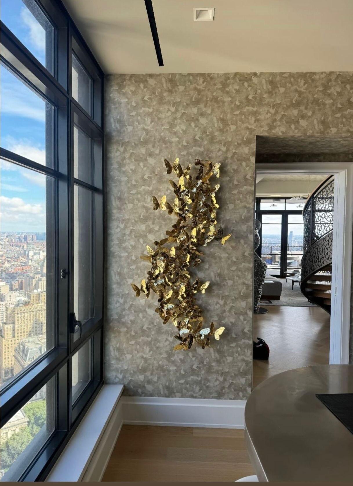 Wave, Gold - Contemporary Sculpture by Roman Feral
