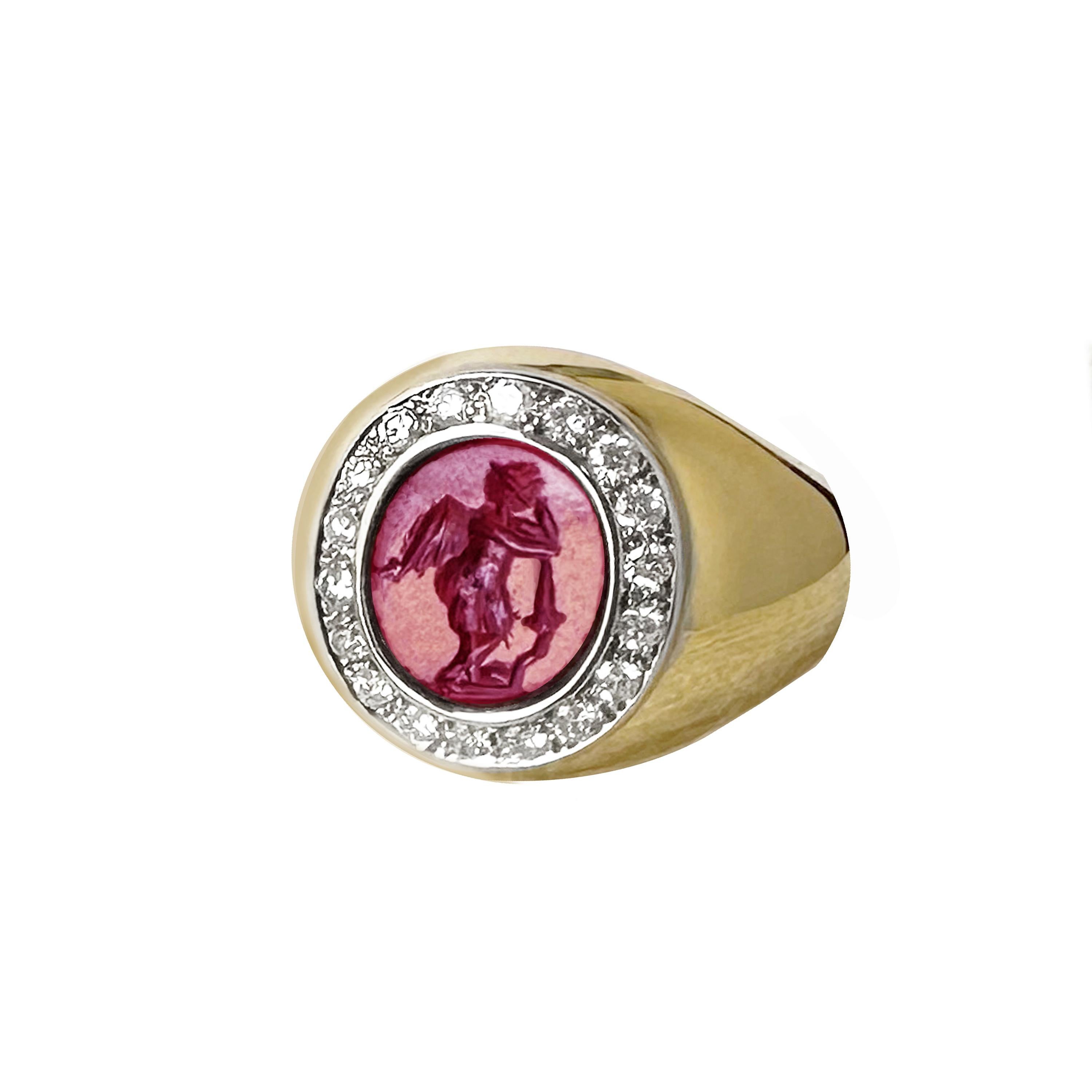 Oval Cut Roman Garnet Intaglio (1st cent. AD) depicting a Cupid /Eros 18 kt Gold Ring  For Sale