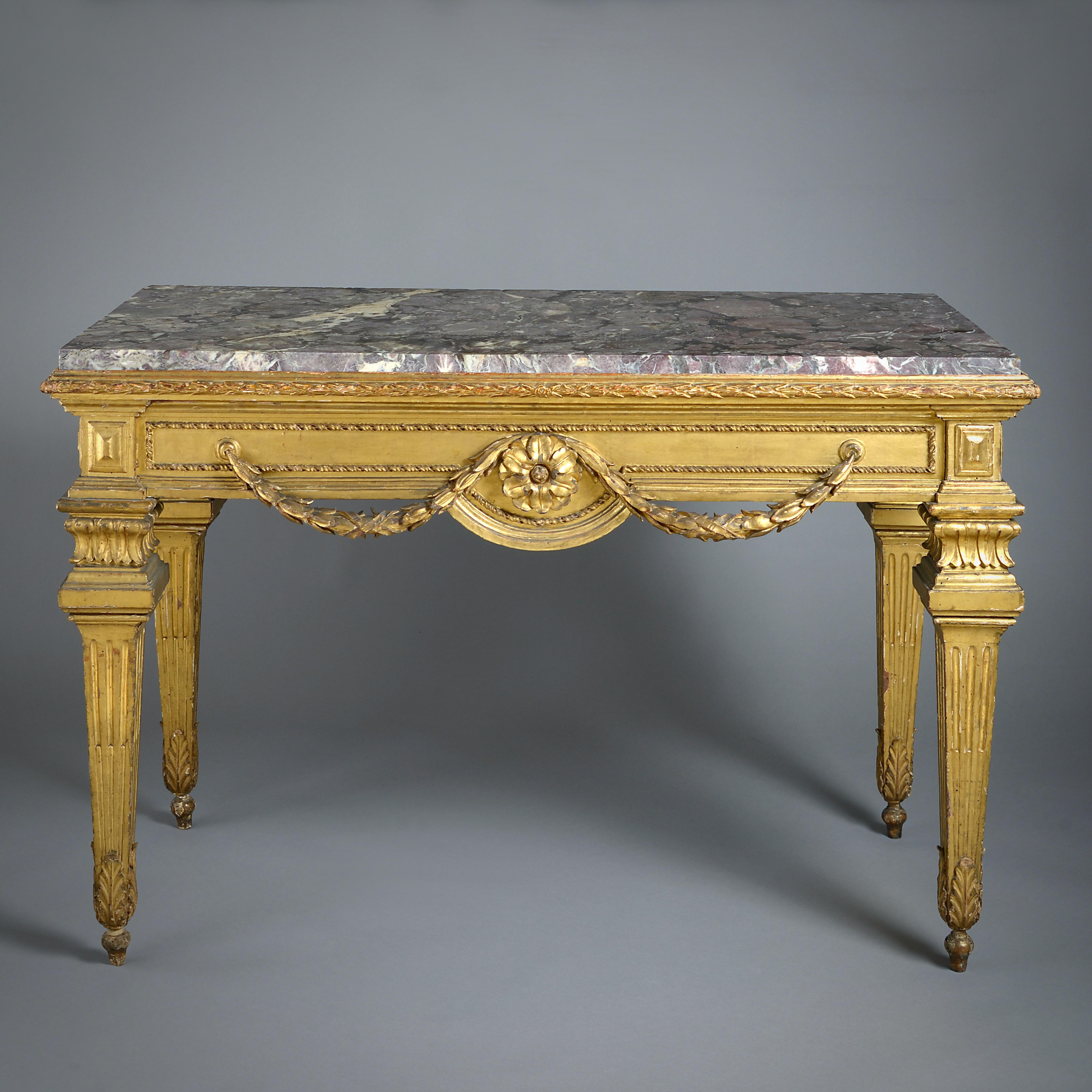 Table d'appoint en bois doré romain Bon état - En vente à London, GB