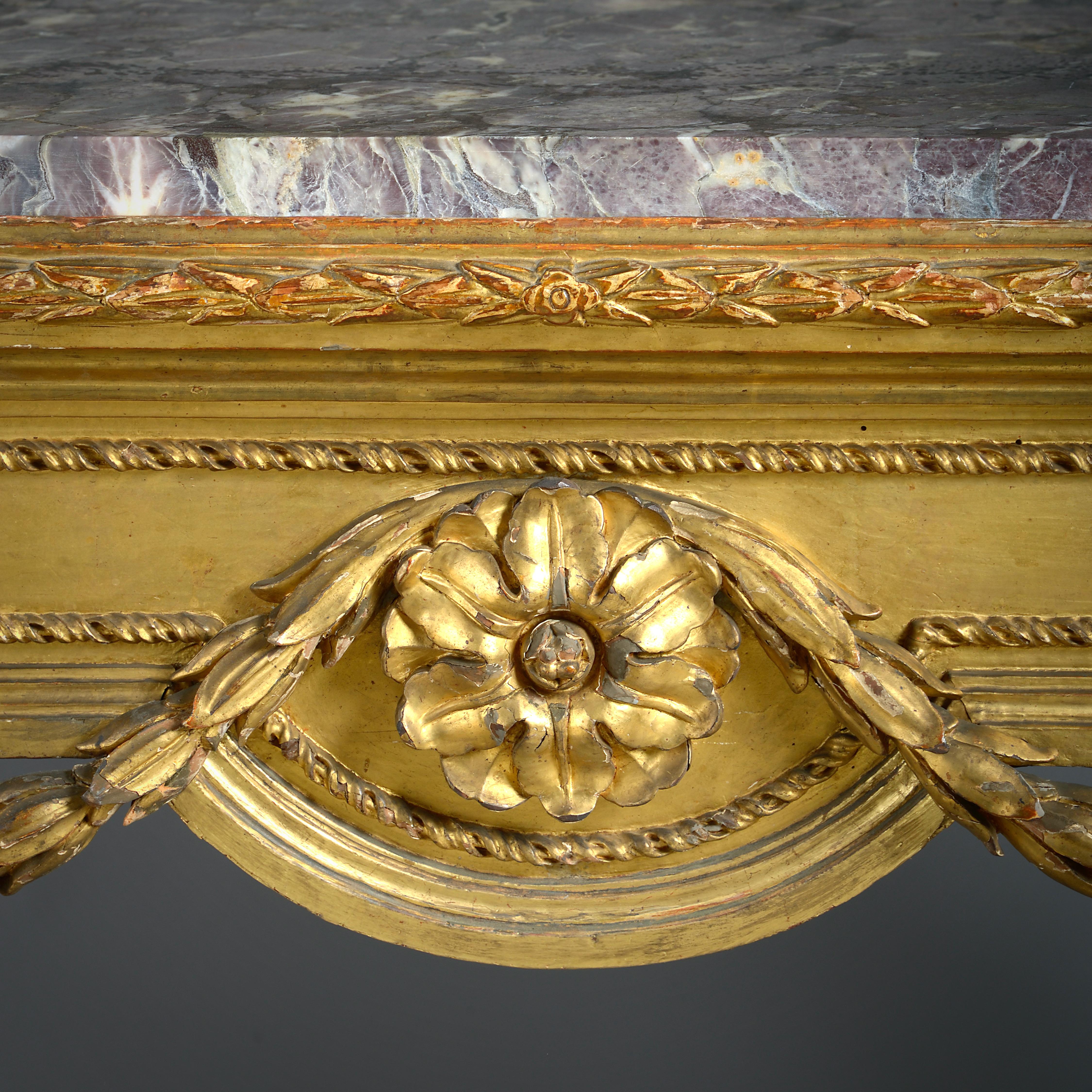 Table d'appoint en bois doré romain en vente 1