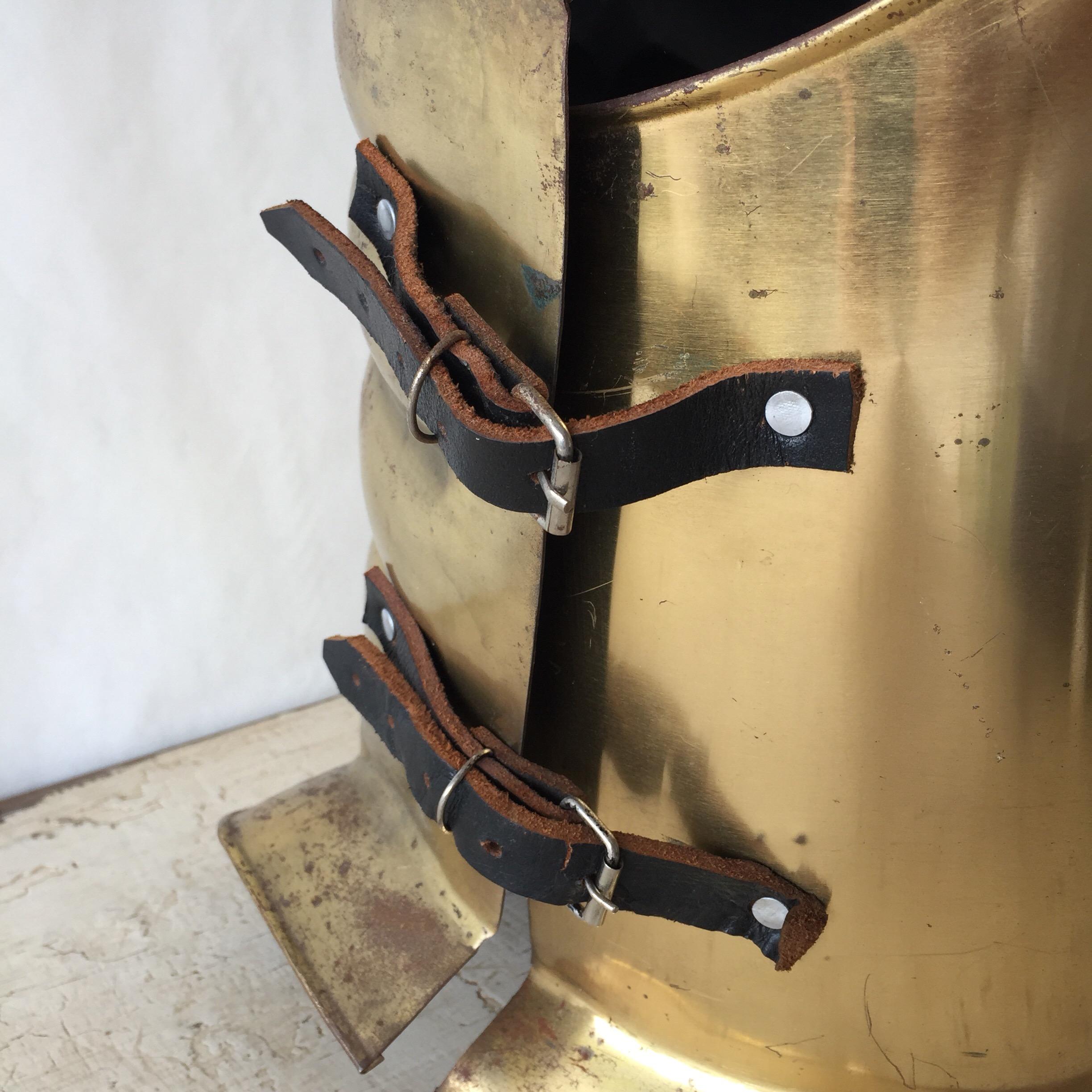 Roman Gladiator Armour in Brass In Good Condition For Sale In East Hampton, NY