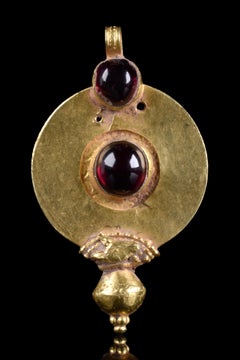 Pendentif romain avec cabochons