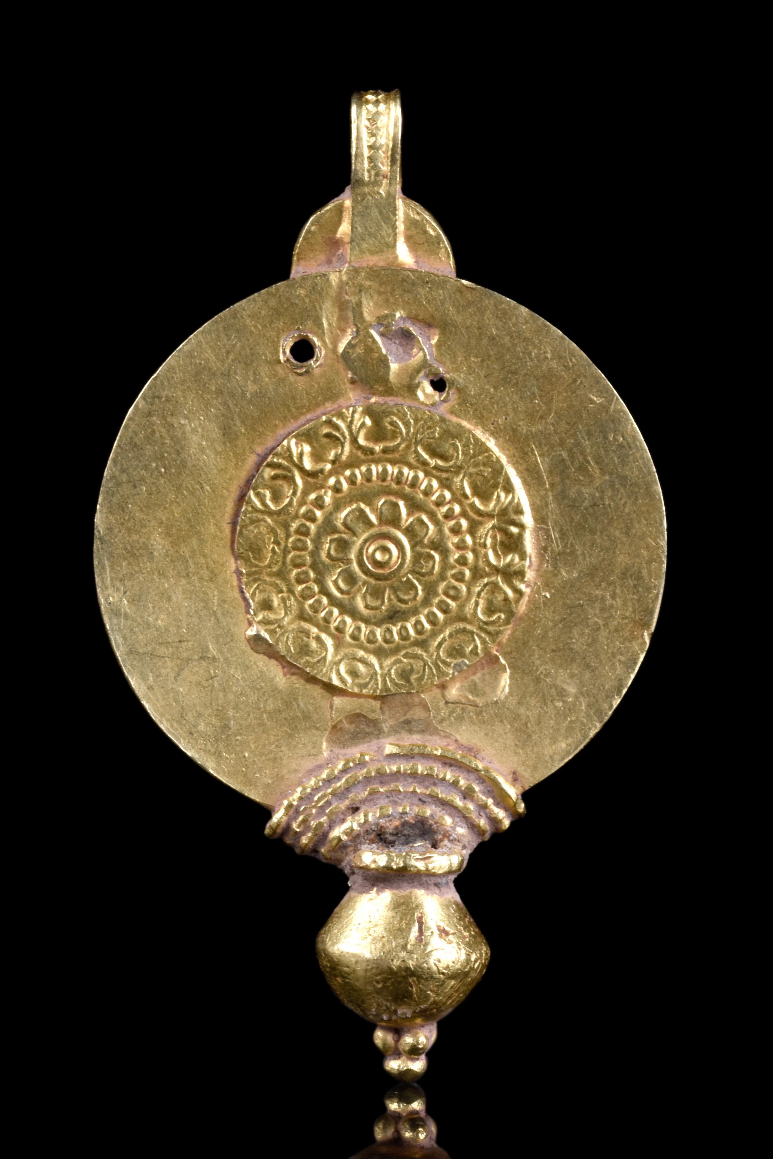 Classical Roman Roman Gold Pendant with Cabochons For Sale