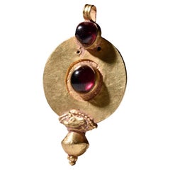 Pendentif romain avec cabochons