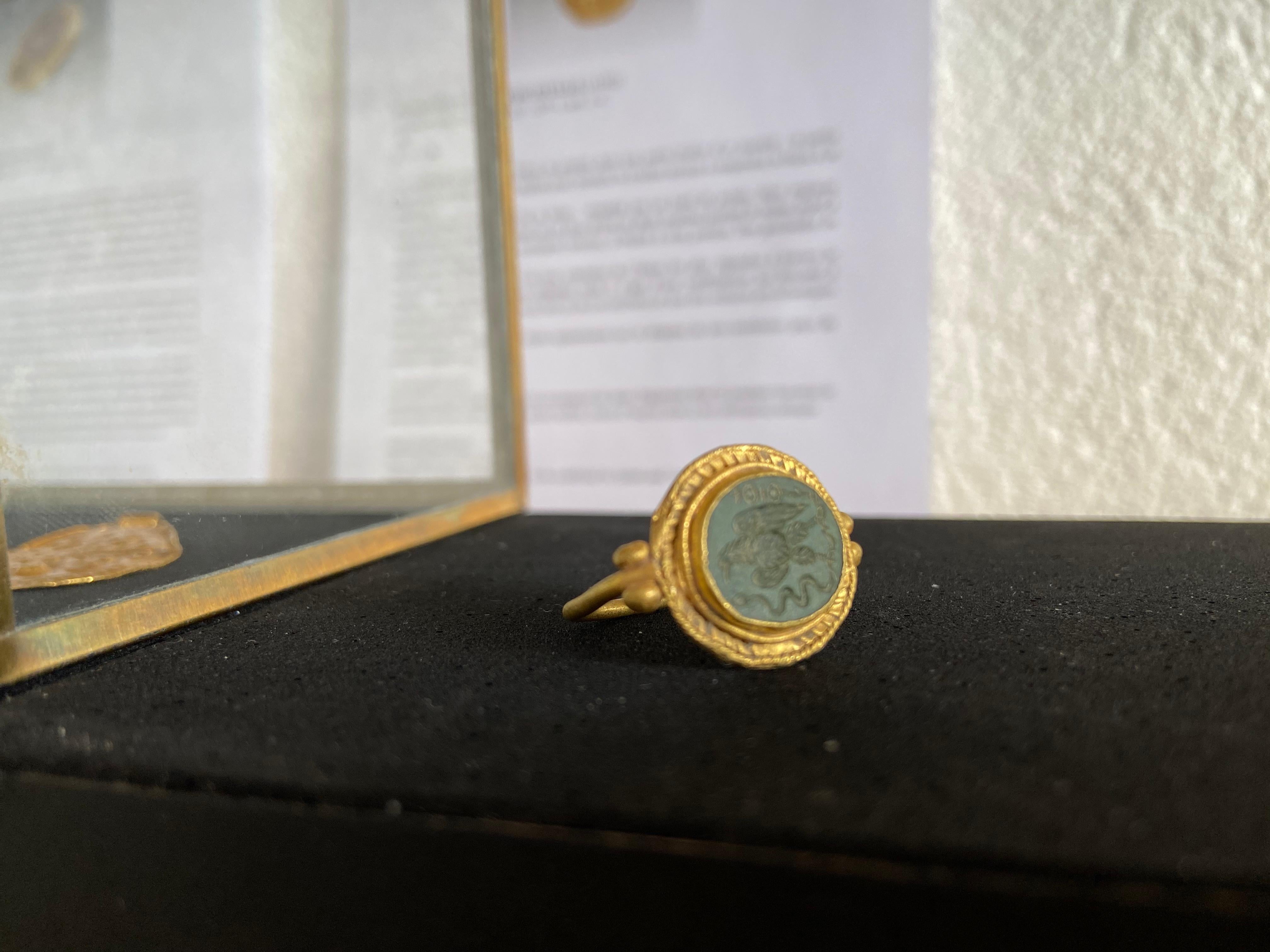 Italian Roman Gold Ring with Eagle Gemstone, 4th Century AD