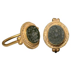 Bague en or romain avec pierre précieuse d'aigle, 4e siècle avant J.-C.