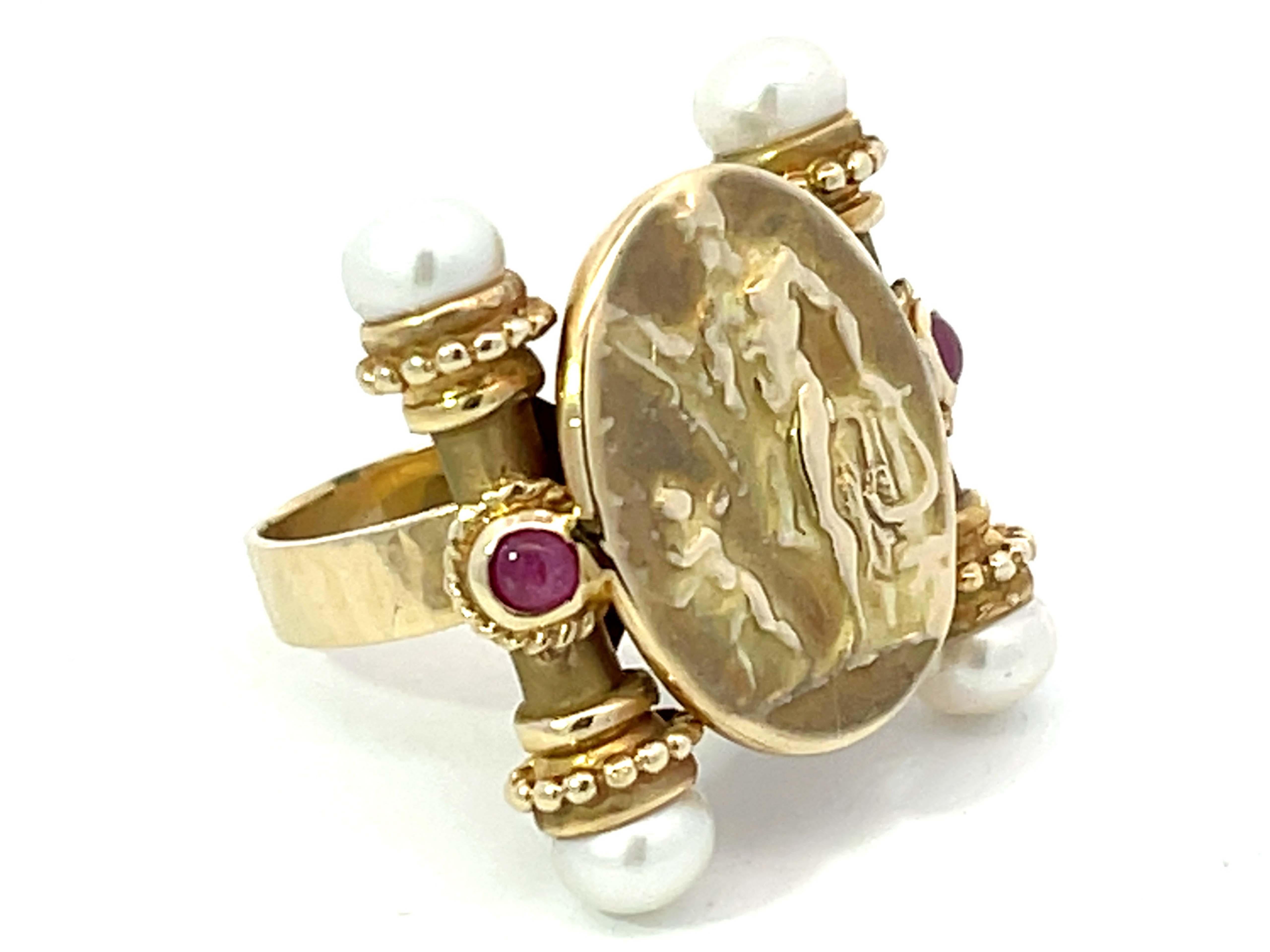 Romanischer griechischer Kamee-Ring aus 14 Karat Gelbgold mit Rubin und Perlen im Schnörkelstil (Retro)