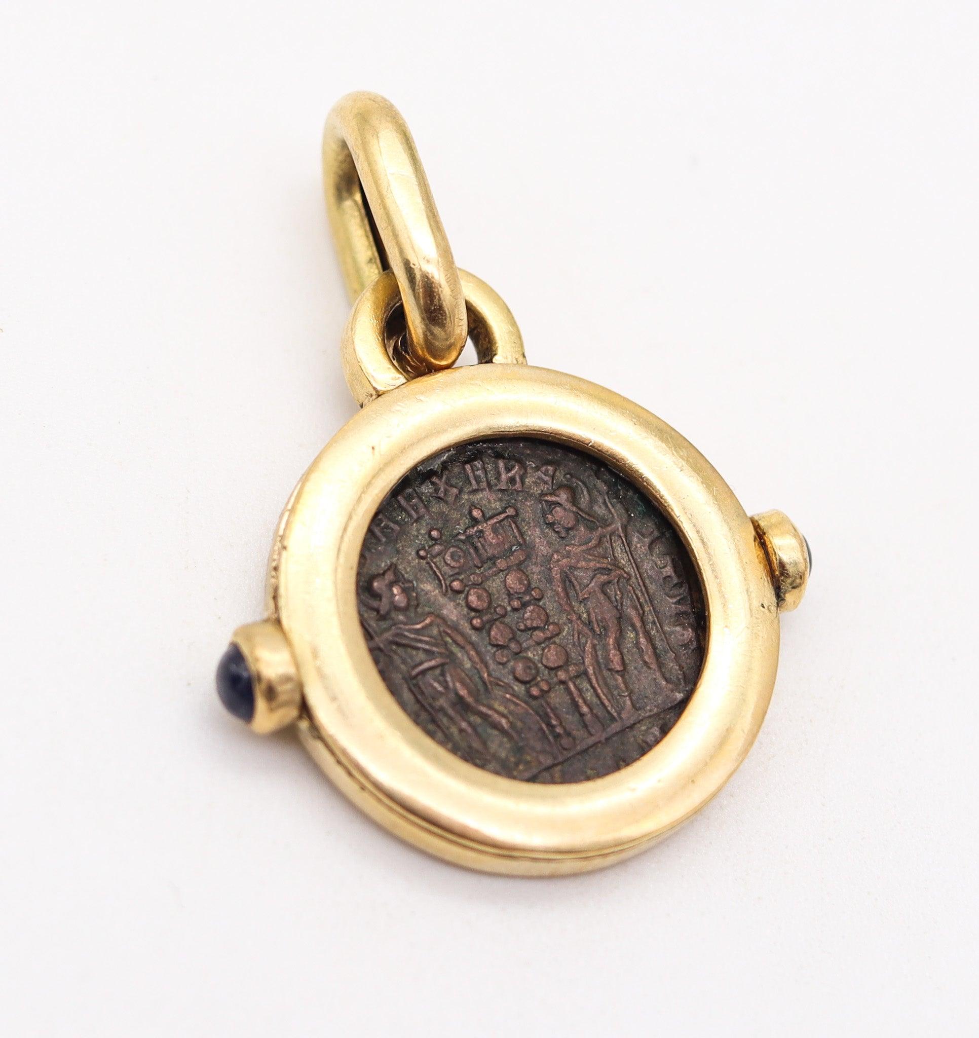 Cabochon Ciondolo con moneta antica dell'Impero Romano 307 ADS e zaffiri in oro 18Kt in vendita
