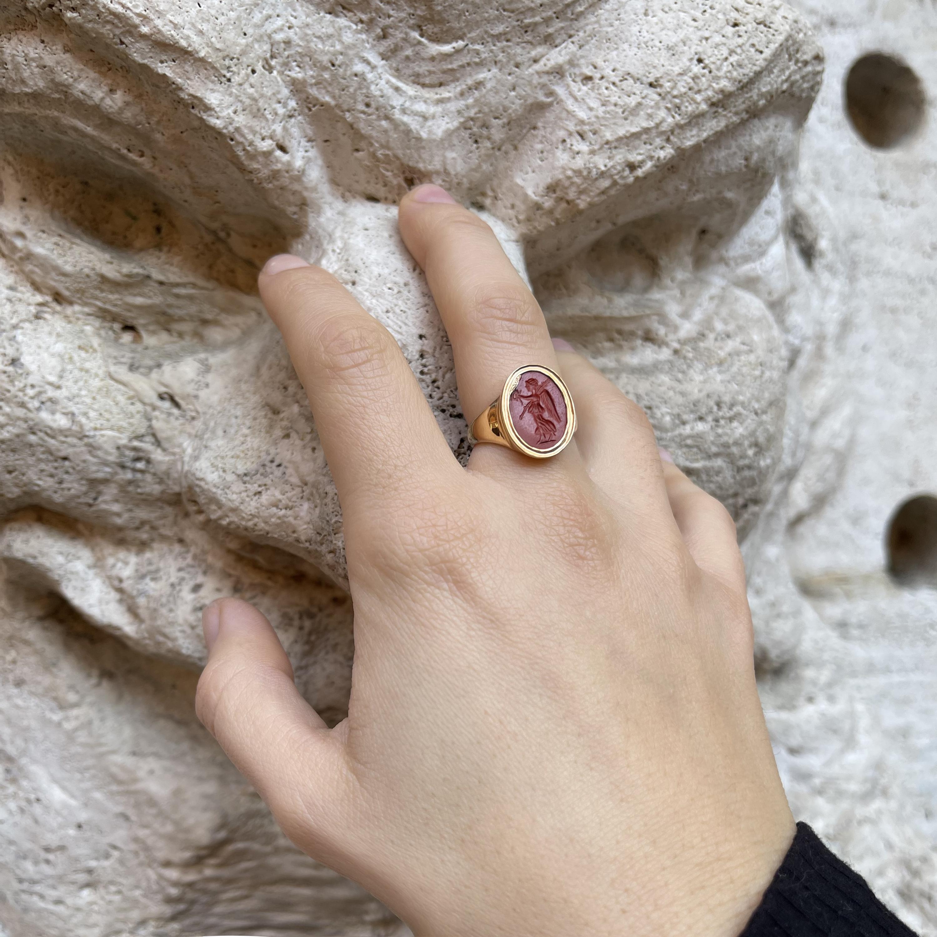 Roman Intaglio depicting Nike (Victory-2nd cent AD) 18 Kt Rose Gold Ring 2