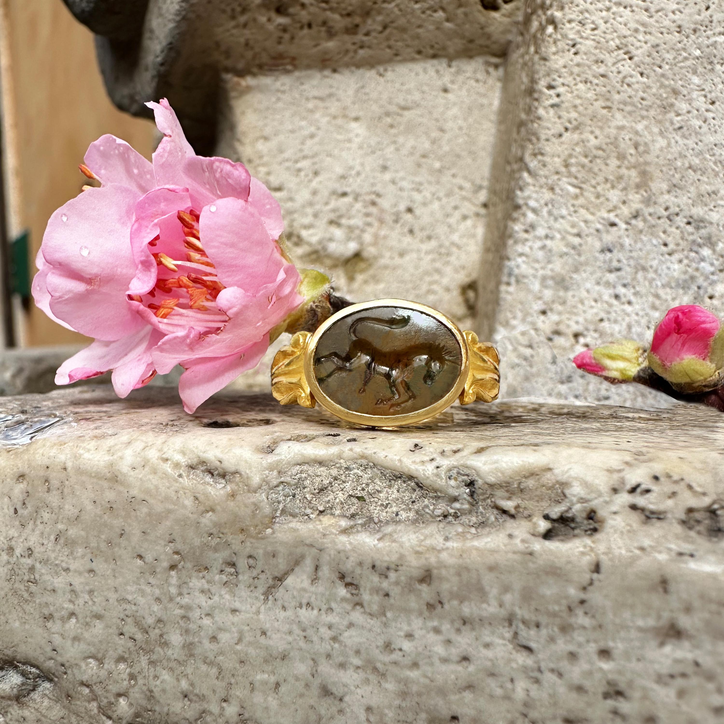Oval Cut Roman Jasper Intaglio 1st-2nd cent. AD 18 Kt Gold Ring depicting a Horse For Sale