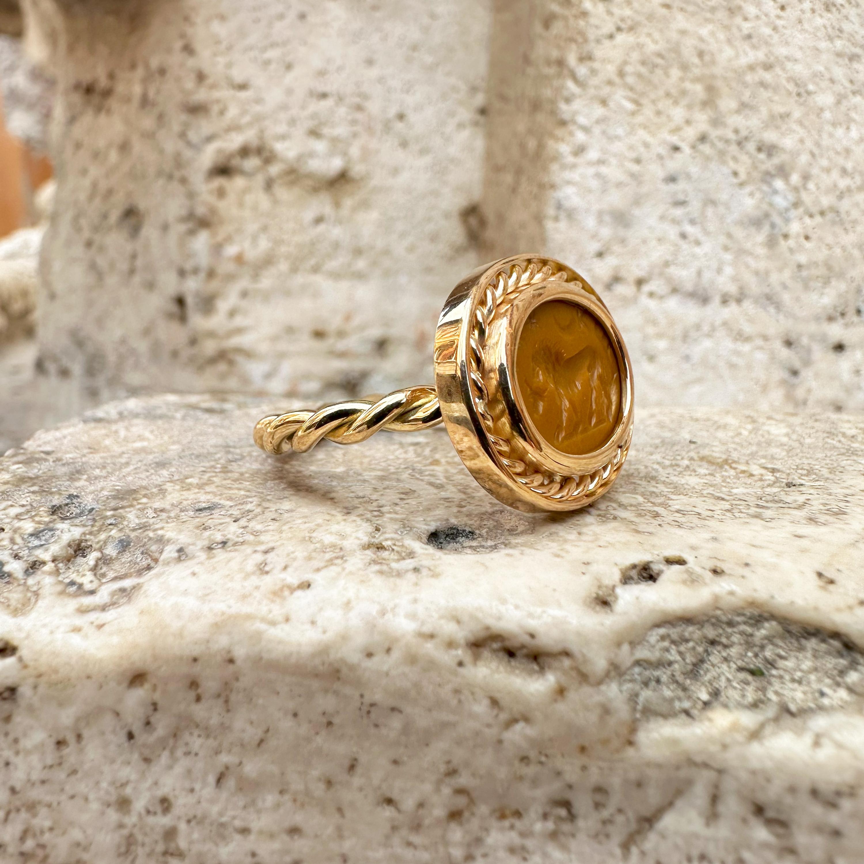 LÖWE Römischer Jaspis-Tiefdruck 1.-2. AD 18 Kt Gold Ring (Ovalschliff) im Angebot