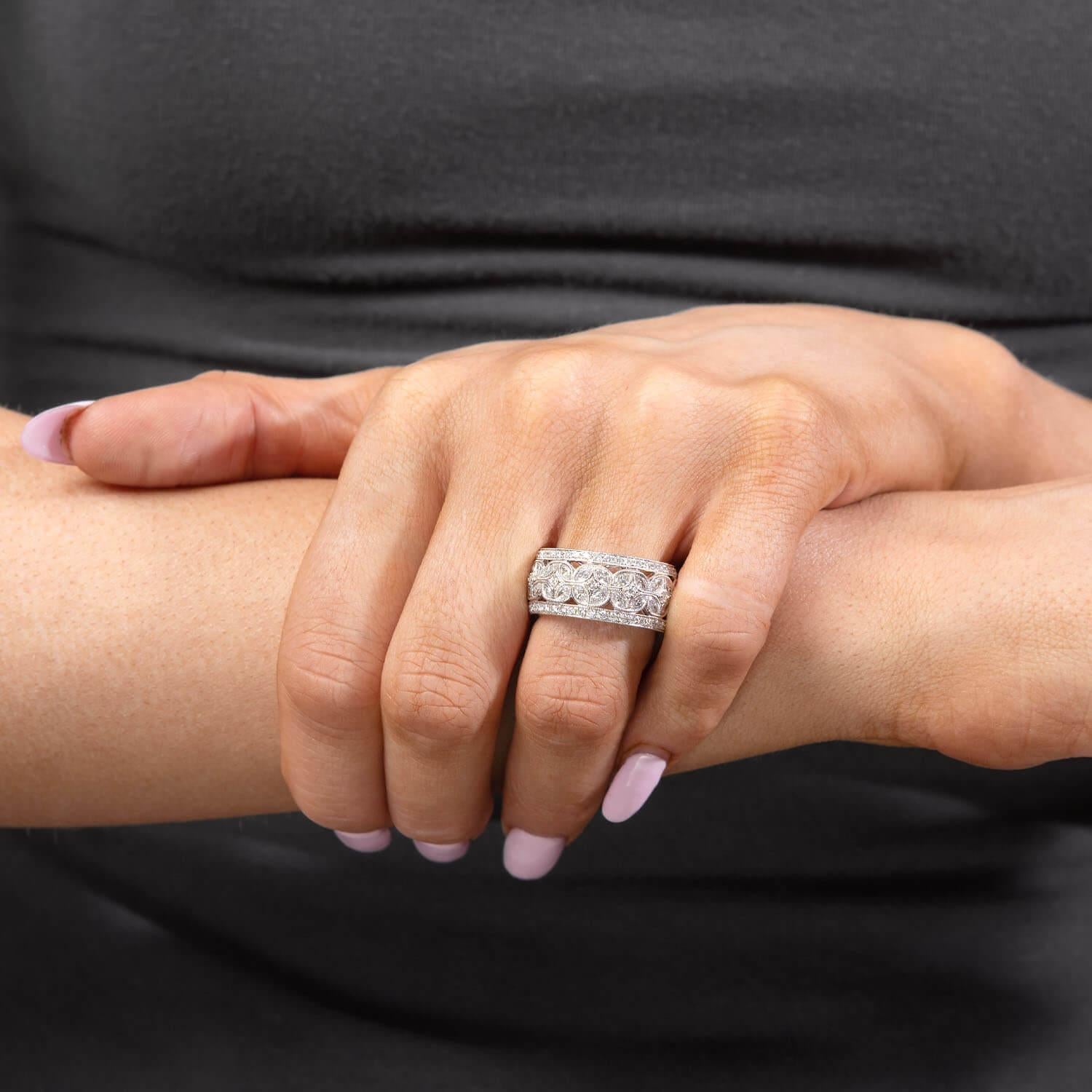 ROMAN + JULES Fascia di diamanti 14k In condizioni buone in vendita a Narberth, PA