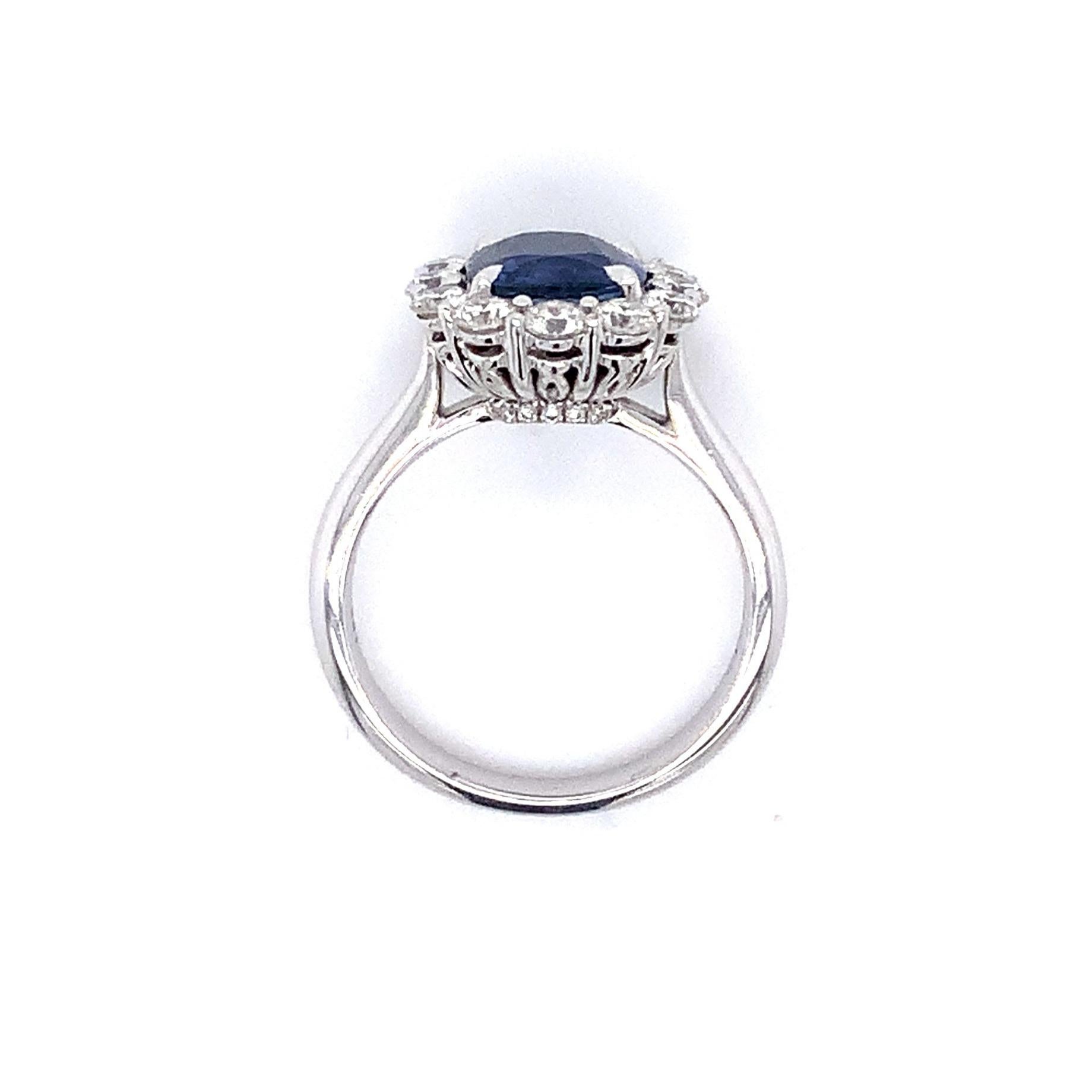 Women's Roman + Jules Classic 3.32ct Gem Quality Blue Sapphire and Diamond Halo Ring For Sale