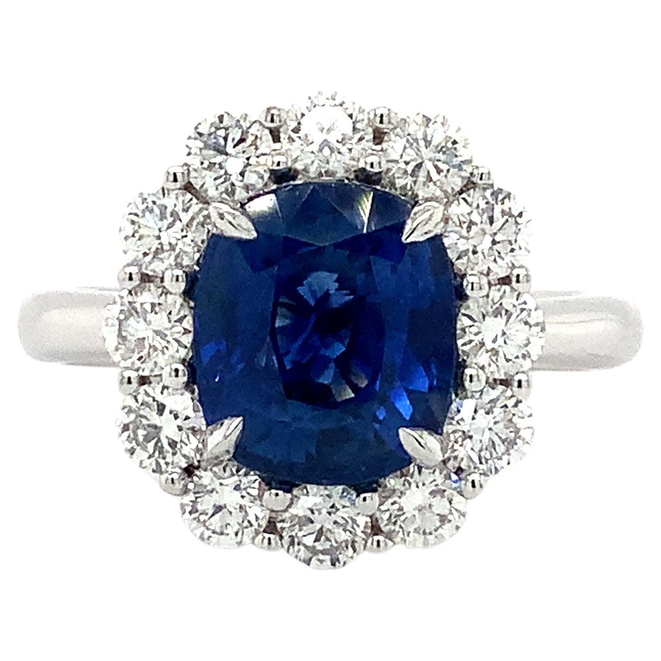 Roman + Jules Classic 3.32ct Gem Quality Blue Sapphire and Diamond Halo Ring For Sale
